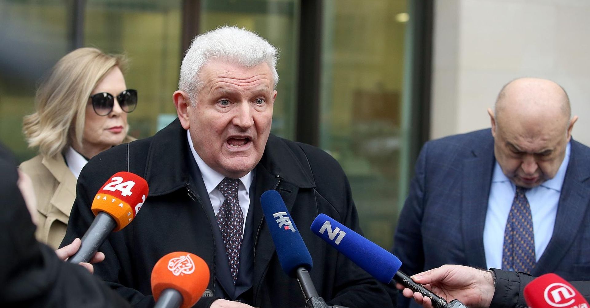 10.04.2018., Westminster Magistrates Court, London - Ivica Todoric u pratnji odvjetnika Jadranke Slokovic i Cede Prodanovica izlazi sa suda nakon rocista o izrucenju te je dao izjavu okupljenim medijima. Westminsterski sud odlucuje o izrucenju Ivice Todorica Hrvatskoj cije ga pravosudje trazi zbog slucaja Agrokor. Todoric na sudu pokusava dokazati da se protiv njega vodi politicki progon i da nece imati posten proces u Hrvatskoj.
Photo: Goran Stanzl/PIXSELL