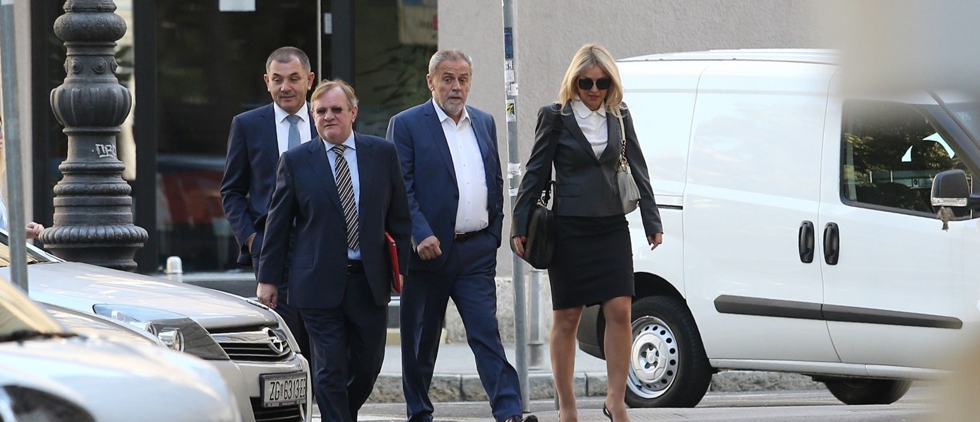 Zagreb: Pripremno ročište za aferu Štandovi 28.08.2018., Zagreb - Optuzeni Milan Bandic i Ivica Lovric s odvjetnicima Kresimirom Krsnikom i Ksenijom Vrzina dolaze na Zupanijski sud na pripremno rociste za aferu Standovi. 

Photo: Dalibor Urukalovic/PIXSELL