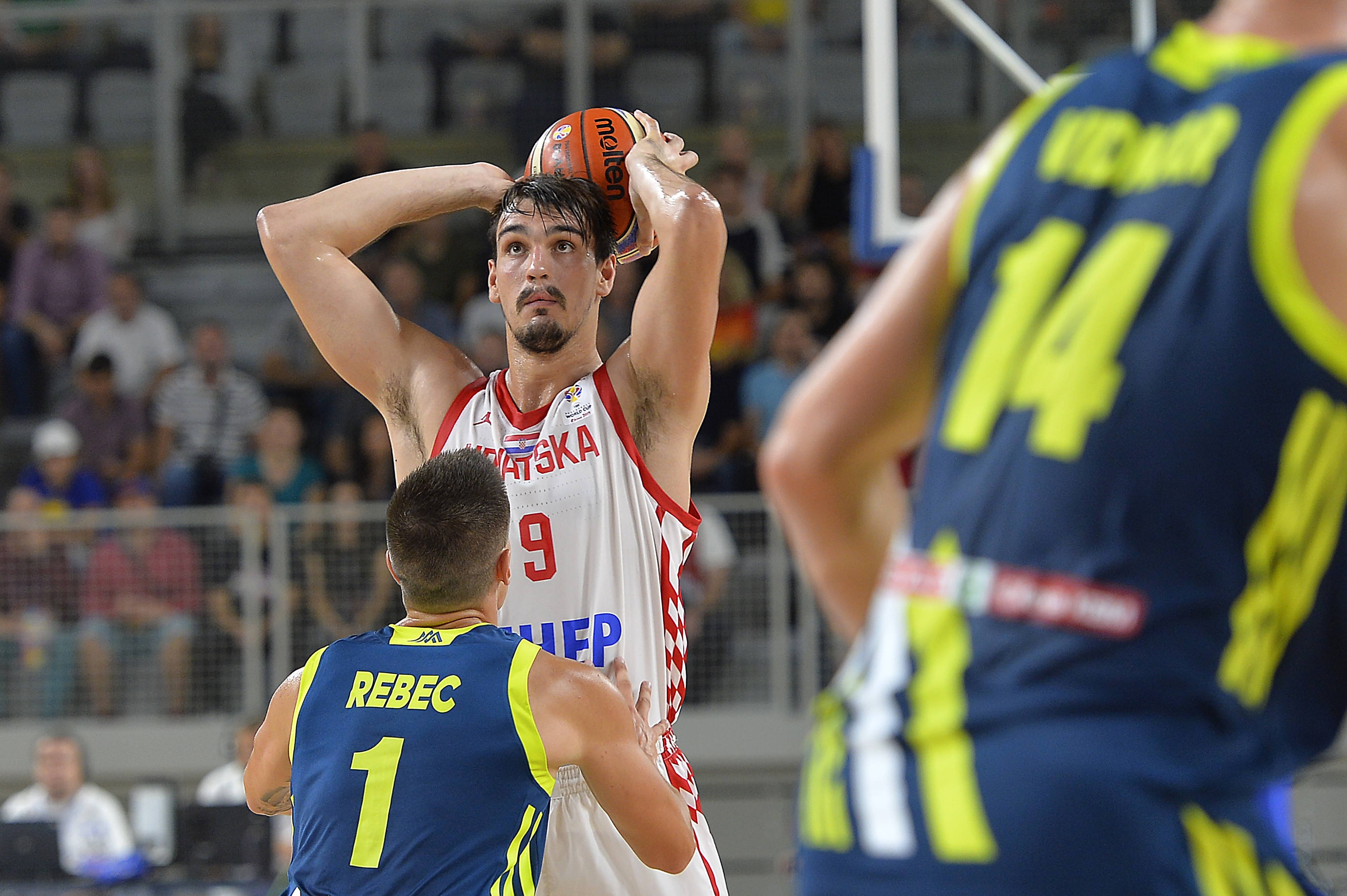 Varaždin, 5.9.2018 - Pripremna utakmica košarkaških reprezentacija Hrvatska - Slovenija u Areni Varaždin. Na slici Dario Šarić.
foto HINA/ Marko JURINEC/ ua