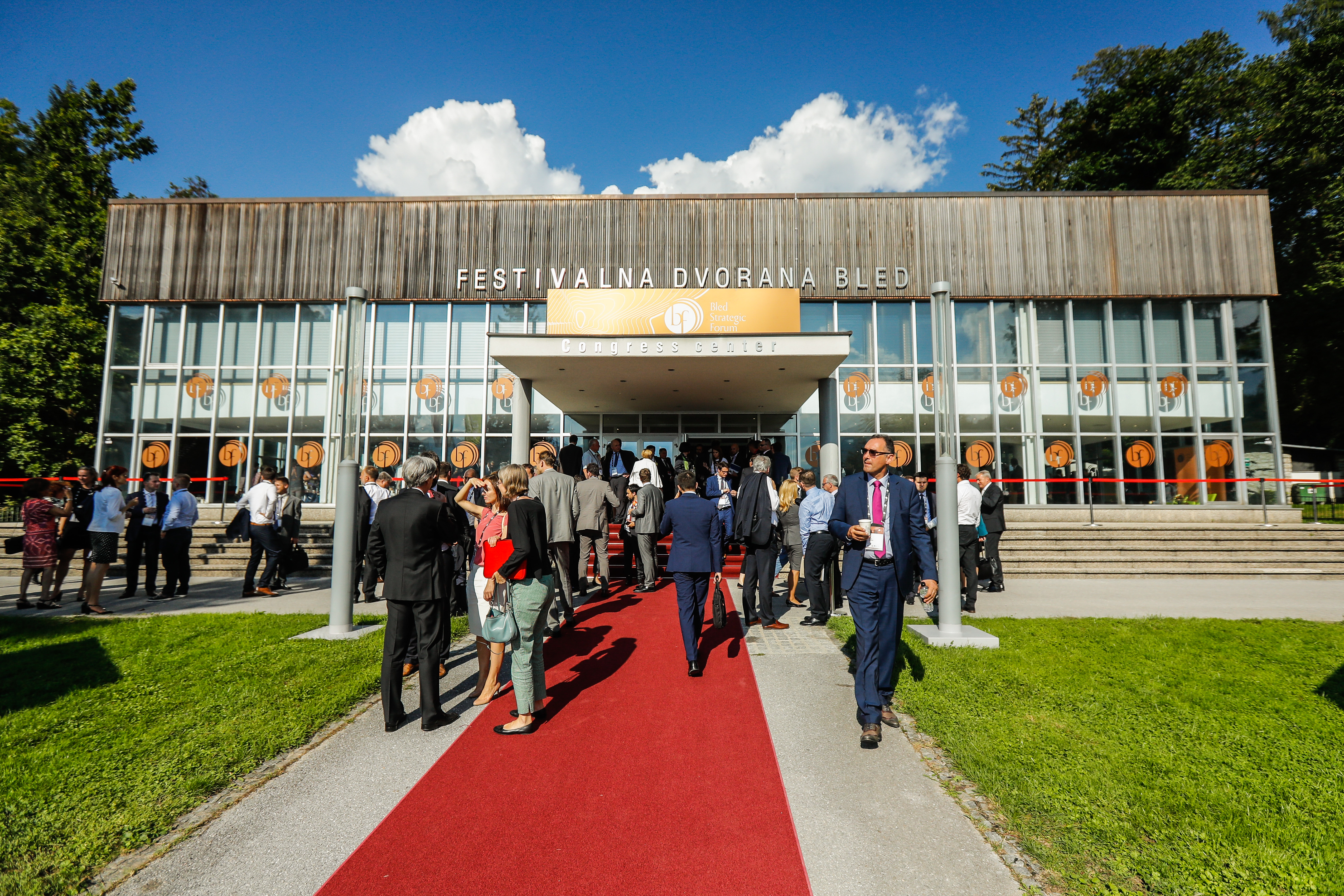 Bled, 10.9.2018. - Poèetak tradicionalnog Bledskog stratekog foruma. Dvodnevni skup posveæen je temi "Premoæivanje jaza", a okupit æe vie od 800 gostiju iz cijelog svijeta.
foto HINA/ STA/ Stanko GRUDEN/ ml