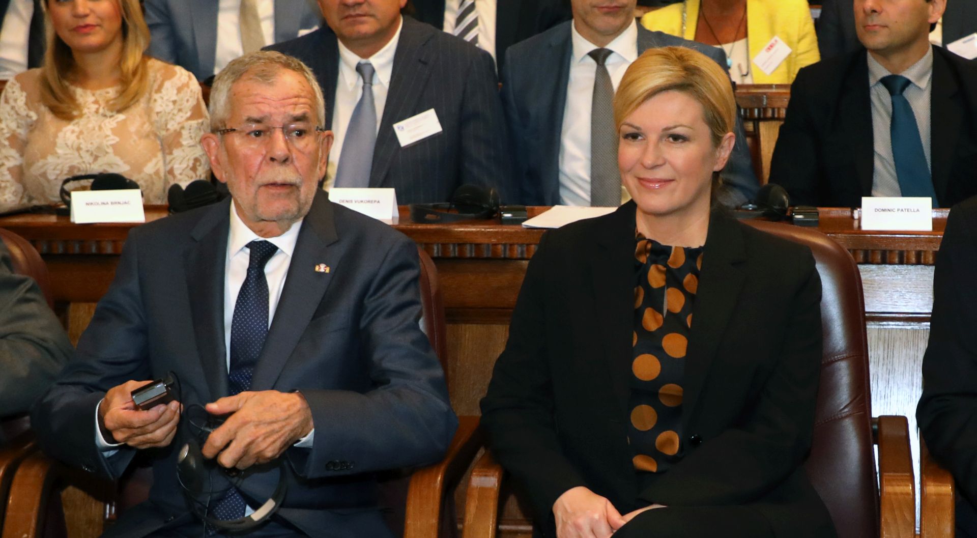 Zagreb, 11.09.2018 - U organizaciji Hrvatske gospodarske komore, a u povodu slubenoga posjeta predsjednika Republike Austrije Alexandera Van der Bellena Hrvatskoj, odrao se Hrvatsko-austrijski gospodarski forum: eljeznièka infrastruktura i logistika. Na fotografiji Alexander Van der Bellen, Kolinda Grabar Kitaroviæ.
foto HINA/ Admir BULJUBAIÆ/ abu