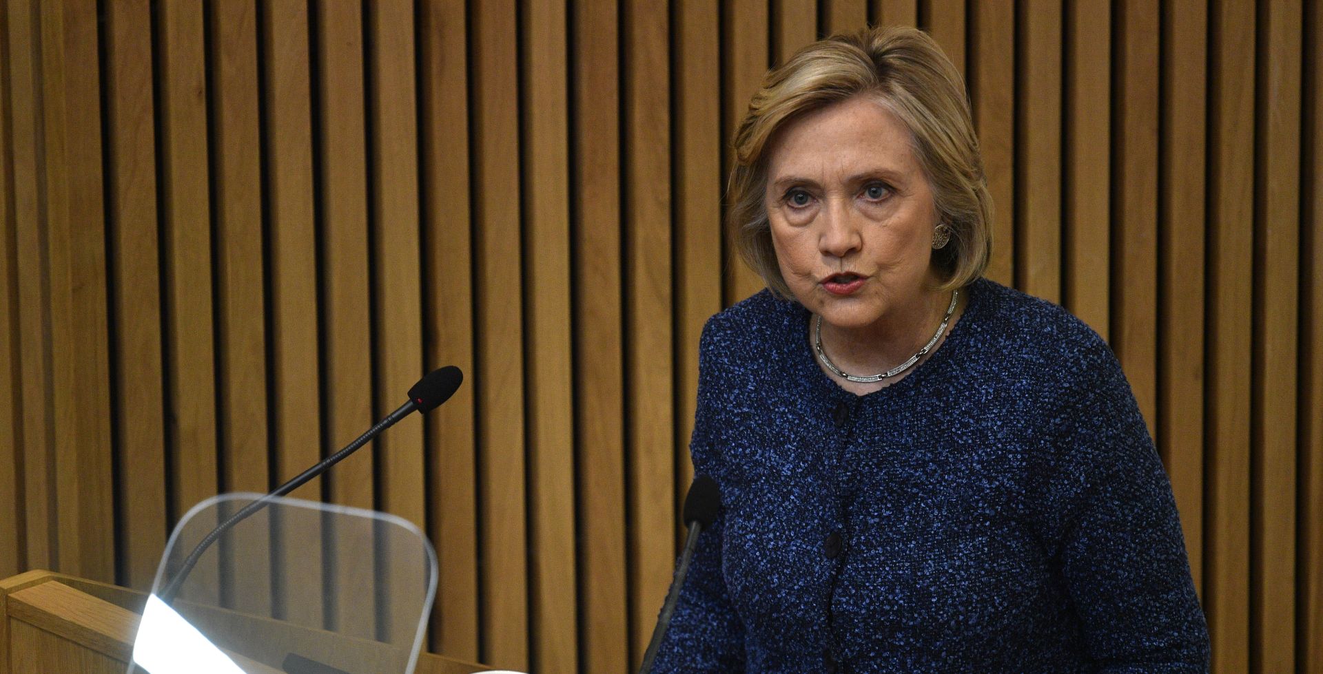 epa07080292 Former US First Lady and Secretary of State Hillary Rodham Clinton delivers a keynote speech at Mansfield College in Oxford University Oxford, Britain, 09 October 2018. Clinton delivered her speech 'Confronting Illiberalism: The Roll of the Media, Civil Society and Universities' to mark the 70th Anniversary of the Universal Declaration of Human Rights.  EPA/NEIL HALL