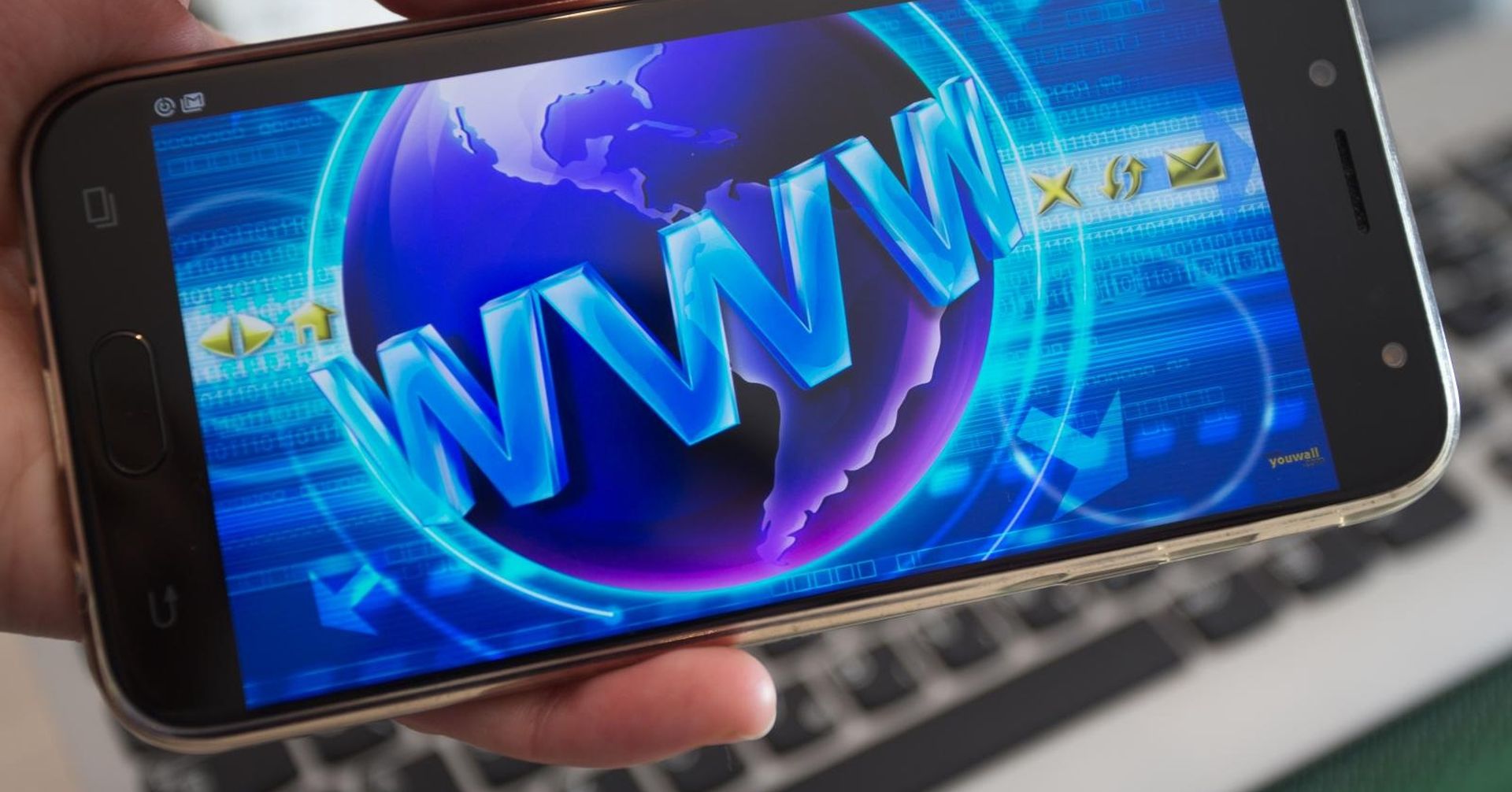 06.02.2018., Osijek - Dan sigurnijeg interneta (Safer Internet Day – SID) obiljezava se diljem svijeta svake godine drugog utorka u veljaci. Cilj je sto sigurnije i odgovornije koristiti internet (racunala i mobitele), osobito medju djecom i mladima u svijetu.
Photo: Davor Javorovic/PIXSELL