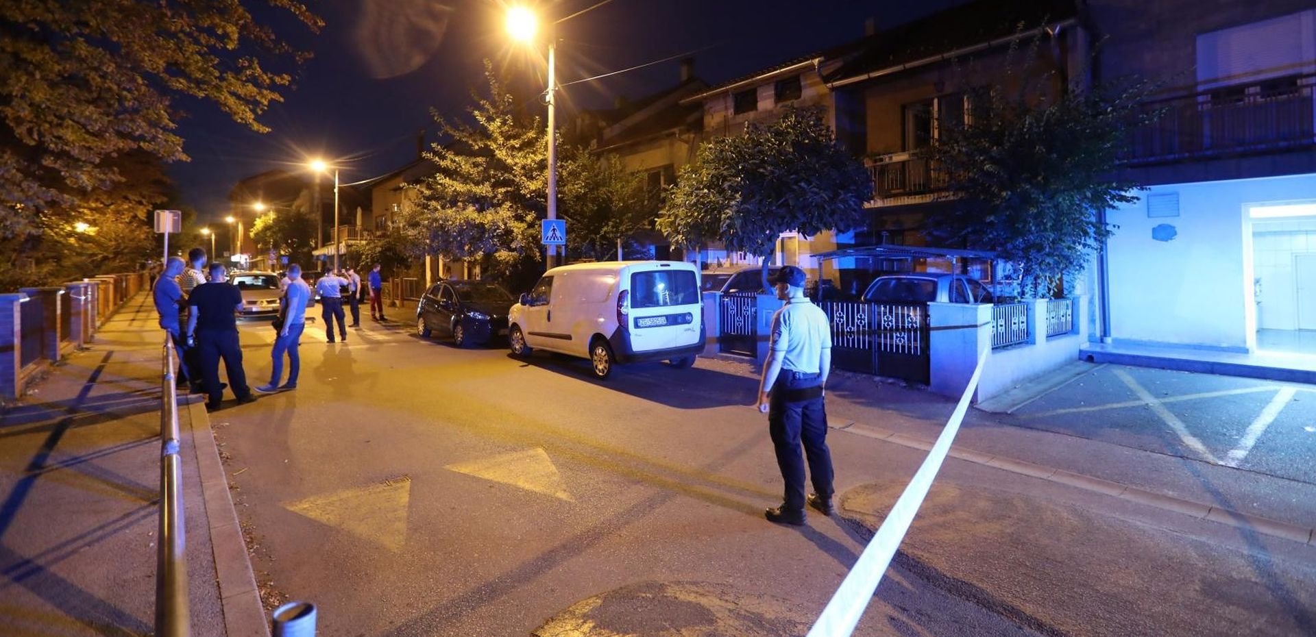 12.09.2018., Zagreb - U Poreckoj ulici u gradskoj cetvrti Vukomerec oko 19 sati doslo je do pucnjave. Policijski ocevid je u tijeku. Photo: Robert Anic/PIXSELL