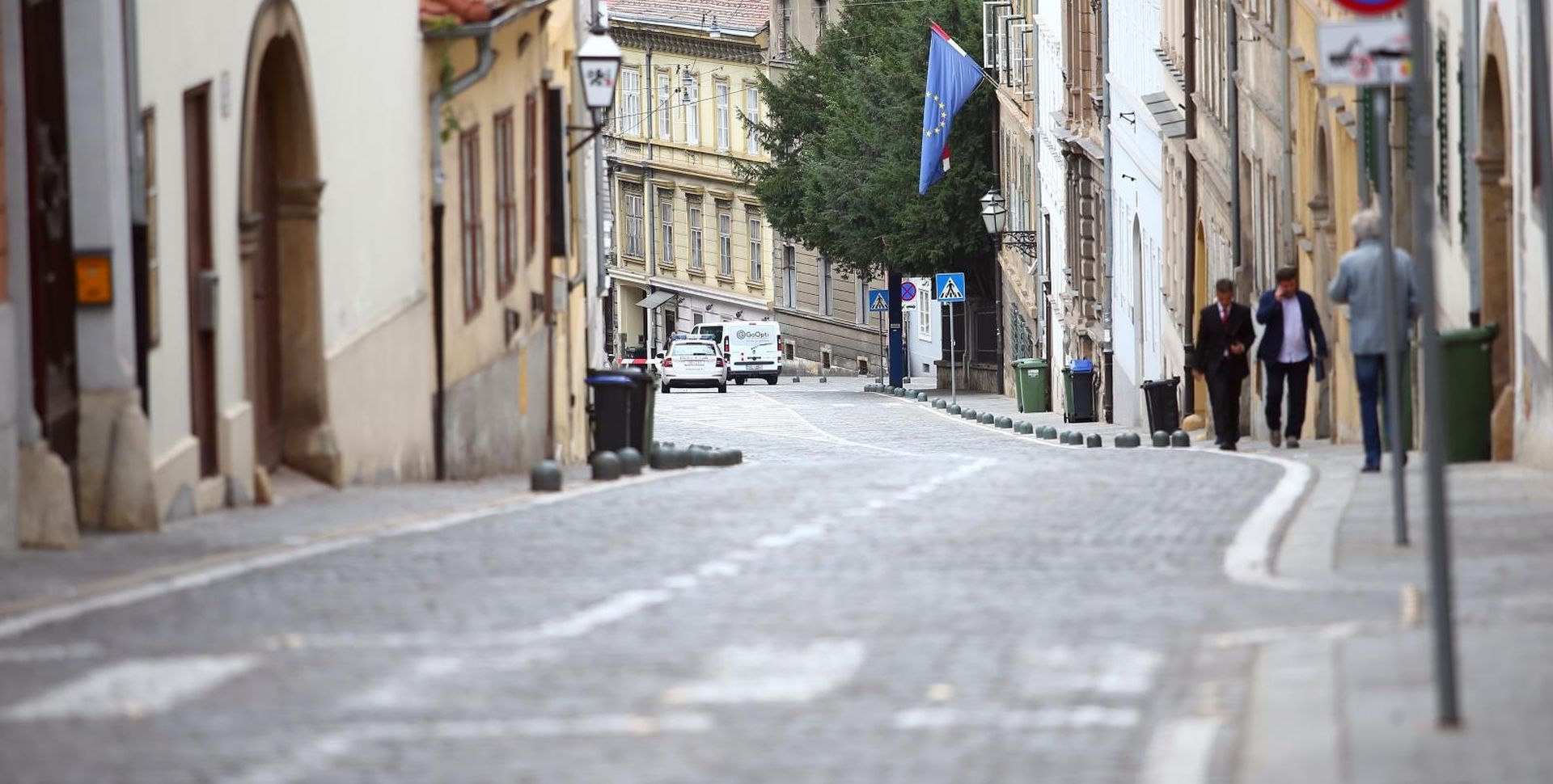 22.09.2017., Zagreb - Povodom obiljezavanja Europskog dana bez automobila, od 8:00 h uspostavljena je posebna regulacija prometa u centru grada. Promet je zatvoren u sredisnjoj zoni Grada zagreba omedjen ulicama: Trg bana J. Jelacica - Jurisiceva - Palmoticeva - Boskoviceva - Andrije Hebranga - Gunduliceva - Ilica - Mesnicka - Demetrova - Ilirski trg - Radiceva - Trg bana J. Jelacica, osim za interventna vozila (Hitna pomoc, vatrogasci, policija), komunalna vozila, vozila osoba sa invaliditetom koja imaju prebivaliste u navedenoj zoni, vozila JGP-a i taxi. Photo: Slavko Midzor/PIXSELL