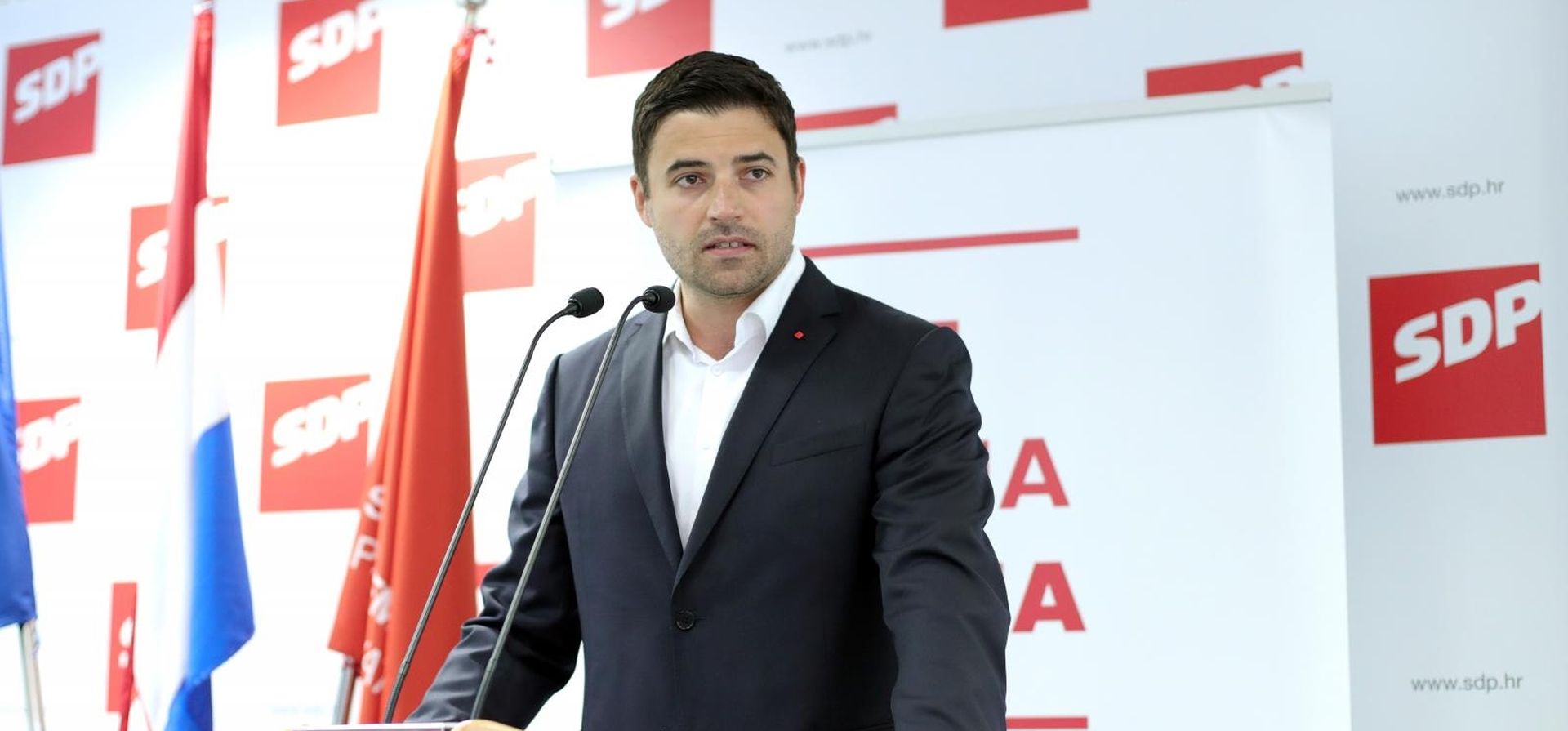 24.08.2018., Zagreb - SDP, Iblerov trg. Konferencija za medije o aktualnim politickim i gospodarskim temama na kojoj je govorio predsjednik stranke Davor Bernardic. 
Photo: Sanjin Strukic/PIXSELL