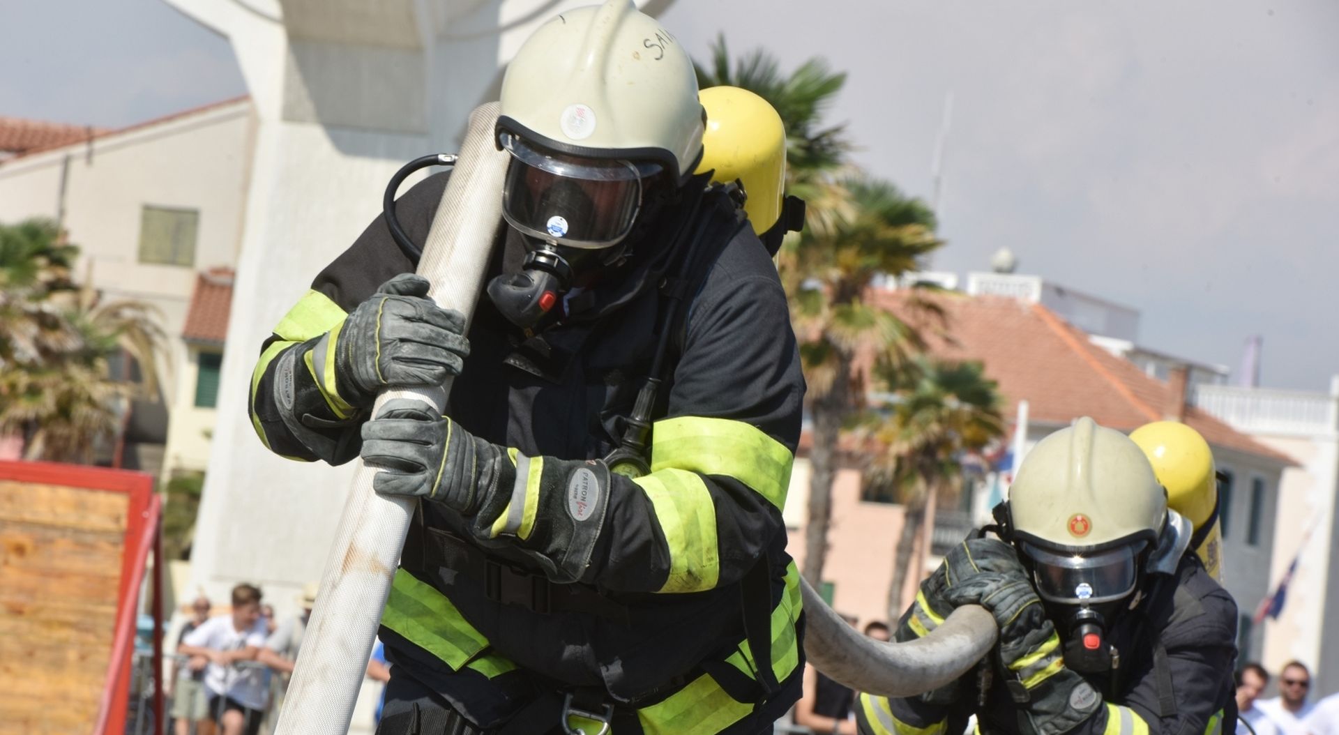 Vodice: Organiziran 2. Memorijalni Fire Combat - Srce Kornatsko 25.08.2018., Vodice -
U spomen na tragicno stradale vatrogasce na otoku Kornatu u Vodicama se organizira 2. Memorijalni Fire Combat - Srce Kornatsko. Ovo natjecanje vatrogasaca iz regije biti ce organizirano svake godine umjesto tradicionalnog mimohoda za poginule vatrogasce. 
 Photo: Hrvoje Jelavic/PIXSELL