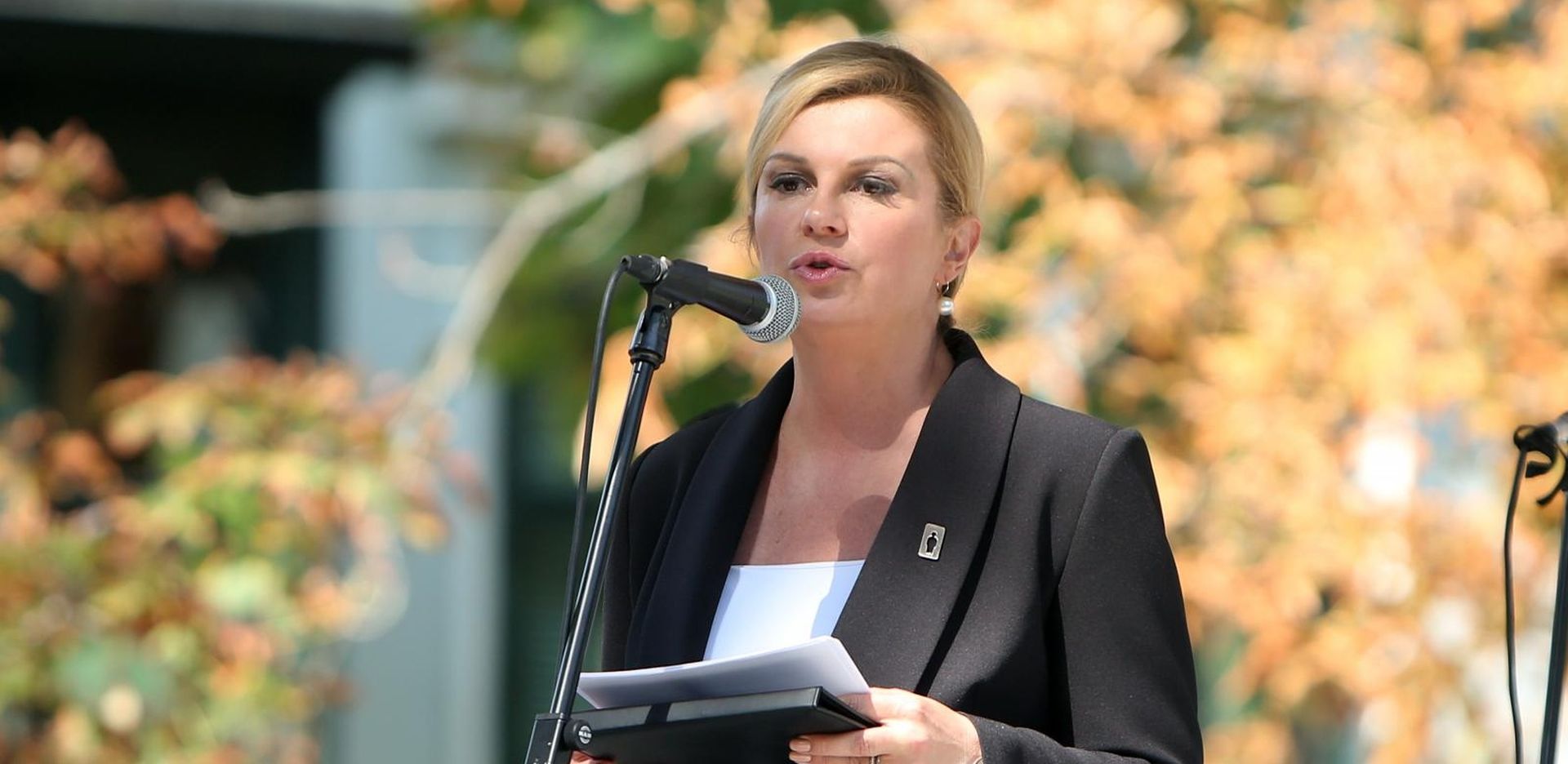 Karlovac: Predsjednica sudjelovala na obilježavanju Međunarodnog dana nestalih osoba 30.08.2018., Karlovac - Predsjednica Republike Hrvatske Kolinda Grabar-Kitarovic sudjelovala je na obiljezavanju Medunarodnog dana nestalih osoba koje je odrzano u Karlovcu. Uz predsjednicu RH nazocili su ministar Tomo Medved, gradonacelnik Karlovca Damir Mandic, brojni uzvanici i obitelji nestalih.
Photo: Kristina Stedul Fabac/PIXSELL