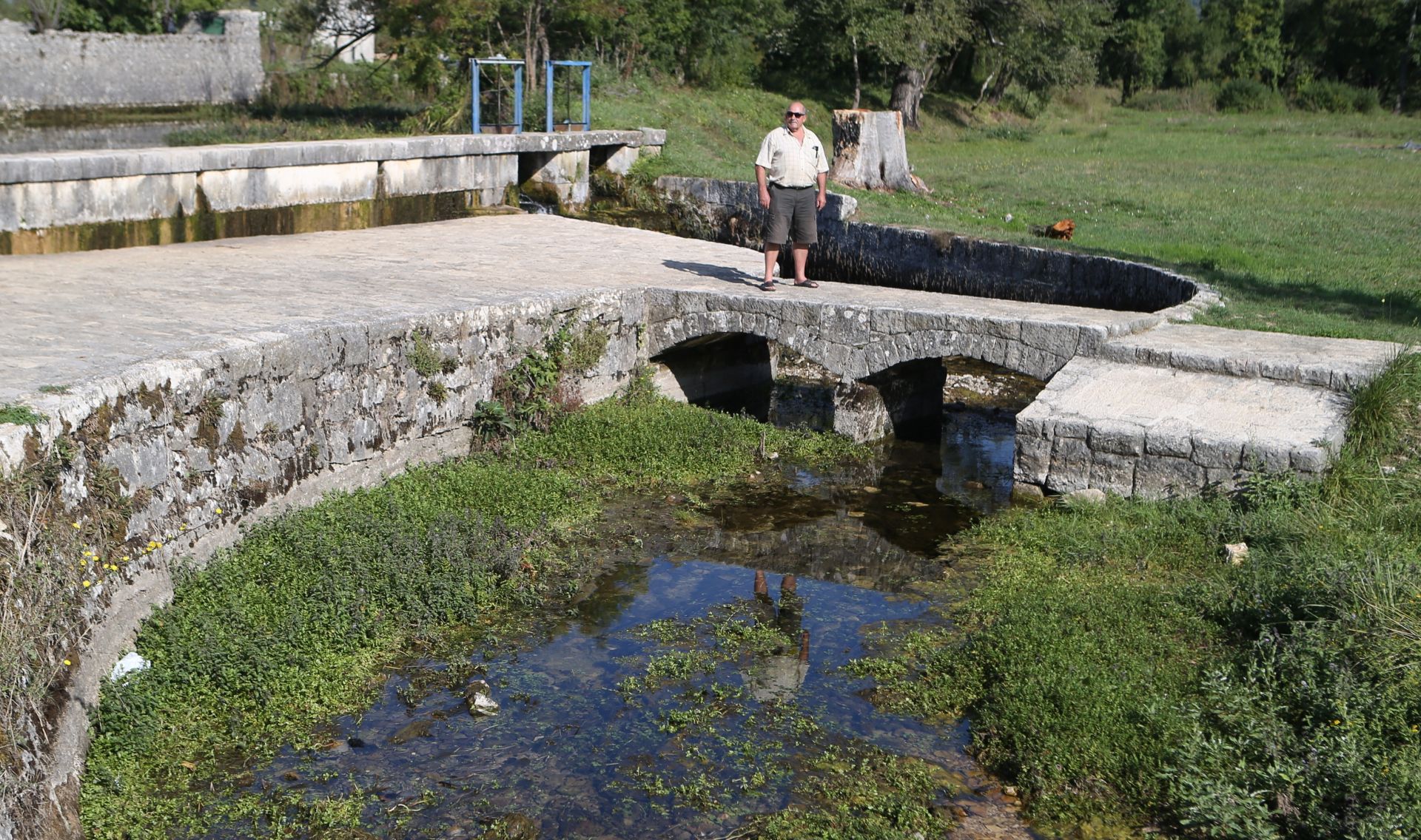 08.09.2018., Prolozac- Stanovnike Imotske krajine sokirane nakon sinocnjeg potresa jutros je iznenadilo i presusivanje izvora rijeke Vrljike od koje se cijela krajina opskrbljuje pitkom vodom.

Photo: Ivo Cagalj/PIXSELL