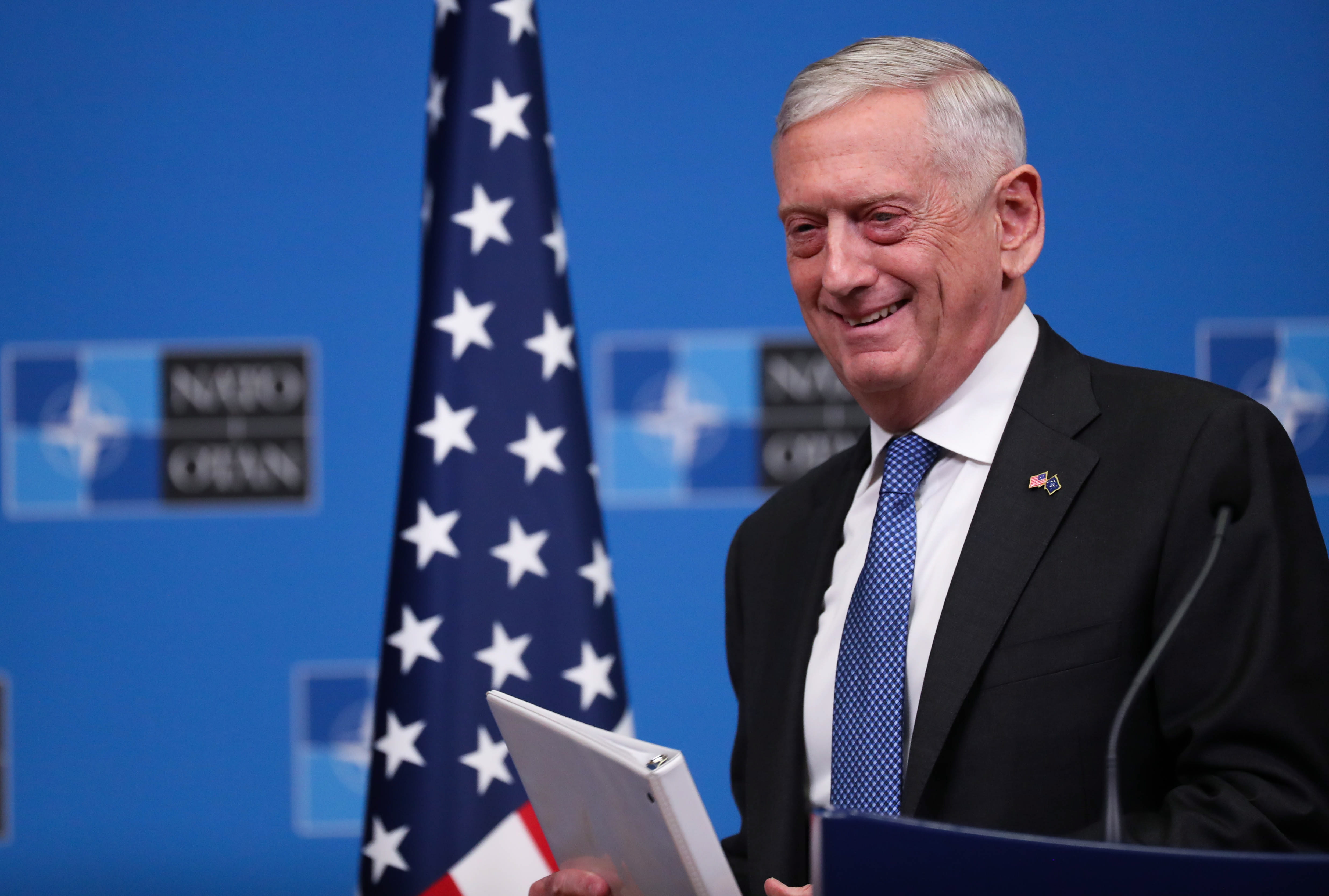 epa07068953 US Secretary for Defense Jim Mattis arrives for his press conference at the end of second day of a Nato Defense Ministers Council meeting at the North Atlantic Treaty Organization (NATO) headquarters in Brussels, Belgium, 04 October 2018.  EPA/OLIVIER HOSLET