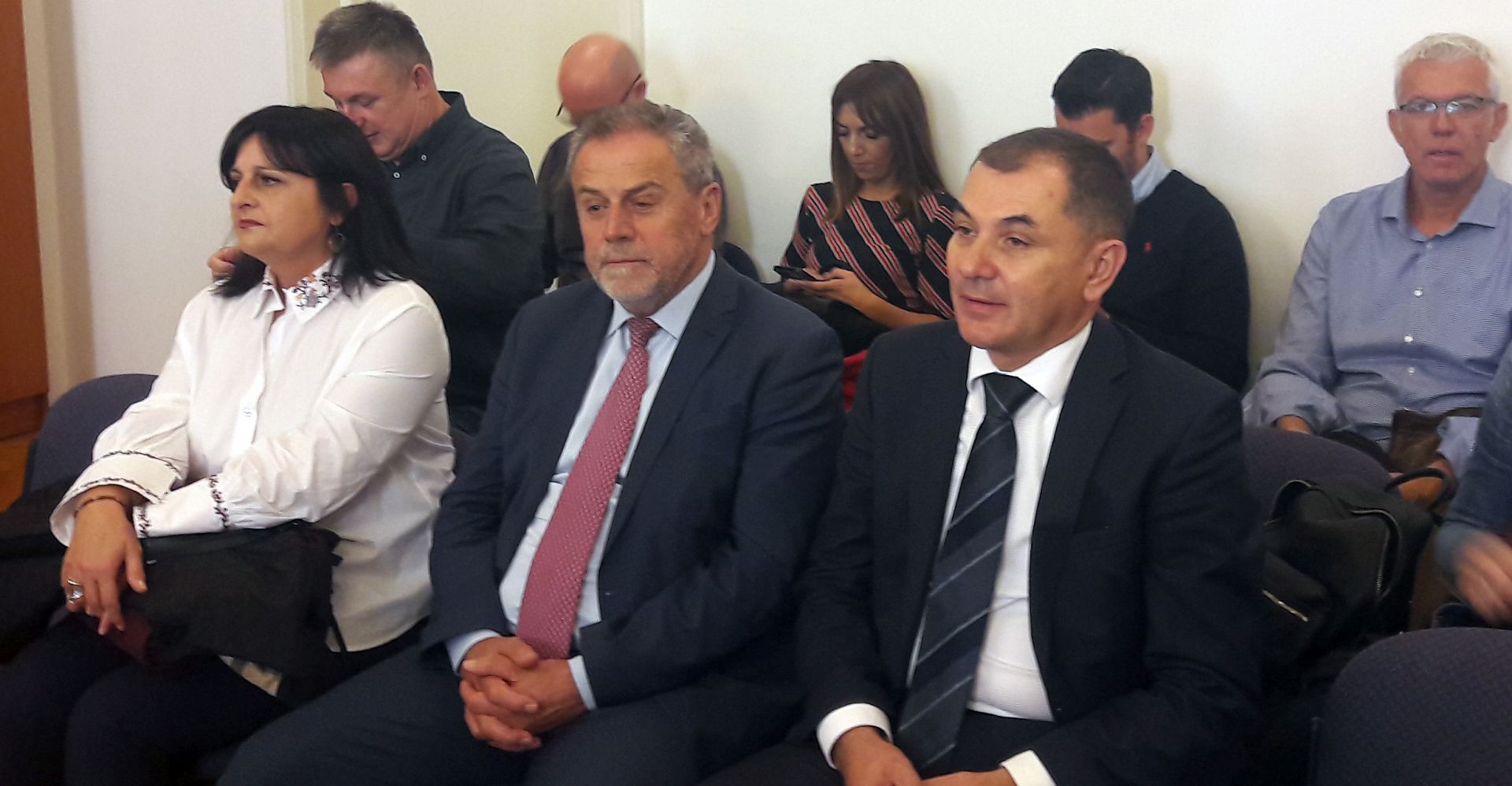 Zagreb, 10.10.2018. - Zagrebaèki gradonaèelnik Milan Bandiæ u srijedu nije elio iznositi svoju obranu na suðenju za pogodovanje udruzi U ime obitelji u "aferi tandovi", istièuæi da ostaje pri svemu to je rekao u svojoj obrani tijekom istrage. foto HINA/ Andrej MATIJAEVIÆ/ ml
