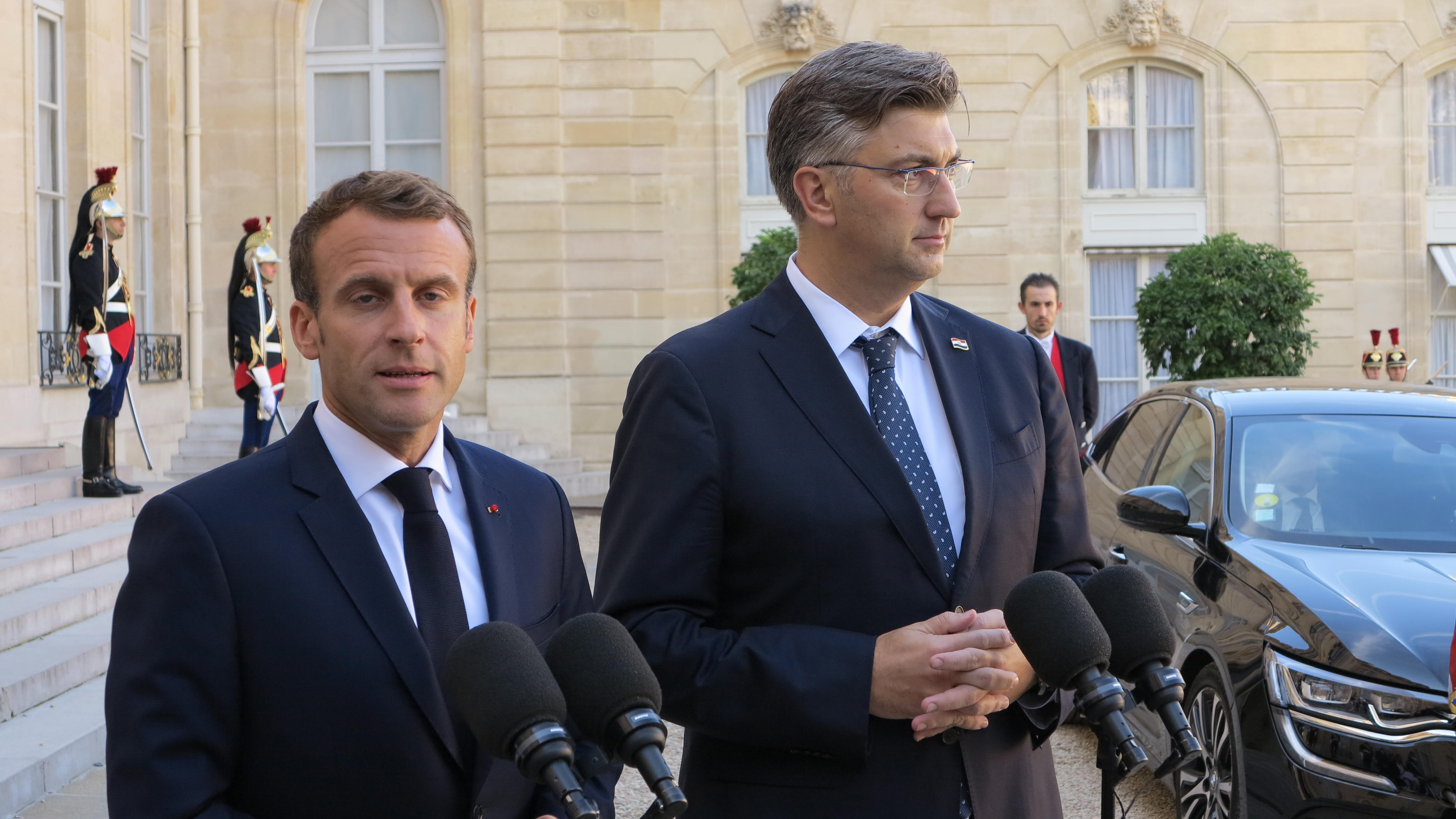 Pariz, 16.10.2018 - Drugi dan radnog posjeta Francuskoj, premijer Andrej Plenkoviæ sastao se s francuskim predsjednikom Emmanuelom Macronom.
foto HINA/ Slavko VUKADIN/ ik