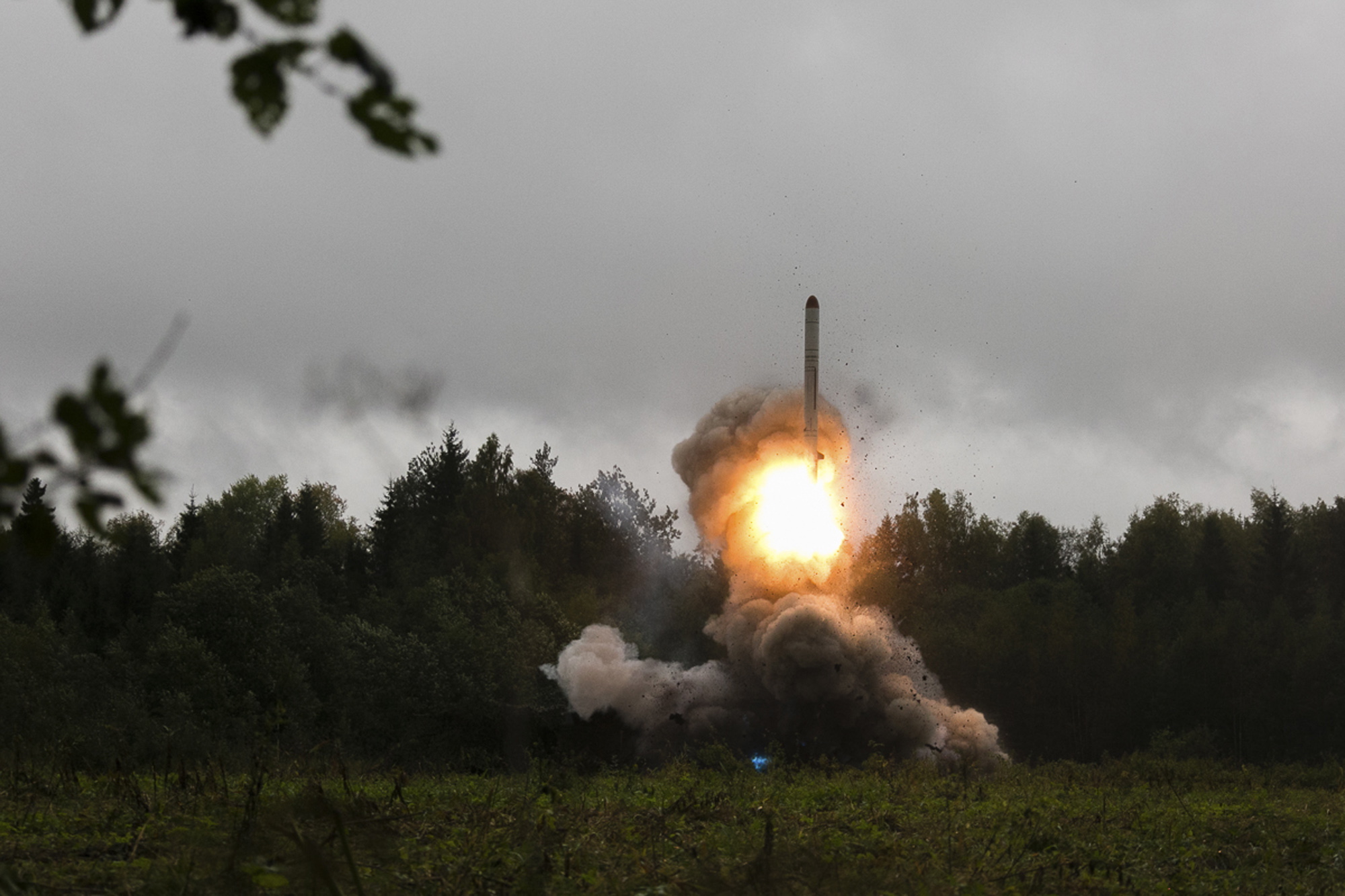 epa07108045 (FILE) - A handout photo made available by the Russian Defence Ministry on 19 September 2017 shows Russian tactic missile Iskander -M during Zapad 2017 military exercises on Luga range in St. Petersburg region, Russia, 18 September 2017 (reissued 20 October 2018). According to media reports, the Trump administration has told US allies that it wants to withdraw from the landmark Reagan-era Intermediate-range Nuclear Forces Treaty, or INF.  EPA/KONSTANTIN ALYSH / DEFENCE MINISTRY HANDOUT HANDOUT       HANDOUT EDITORIAL USE ONLY/NO SALES HANDOUT EDITORIAL USE ONLY/NO SALES