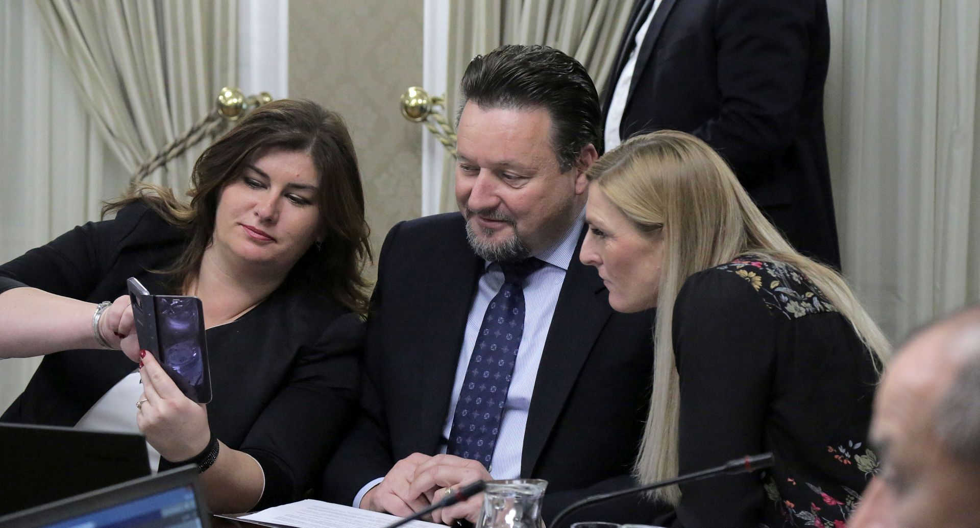 Zagreb, 24.10.2018 - Sjednica Vlade Republike Hrvatske. Na slici  Gabrijela Žalac, Lovro Kuščević i Janica Kostelić.
foto HINA/ Tomislav PAVLEK /tp