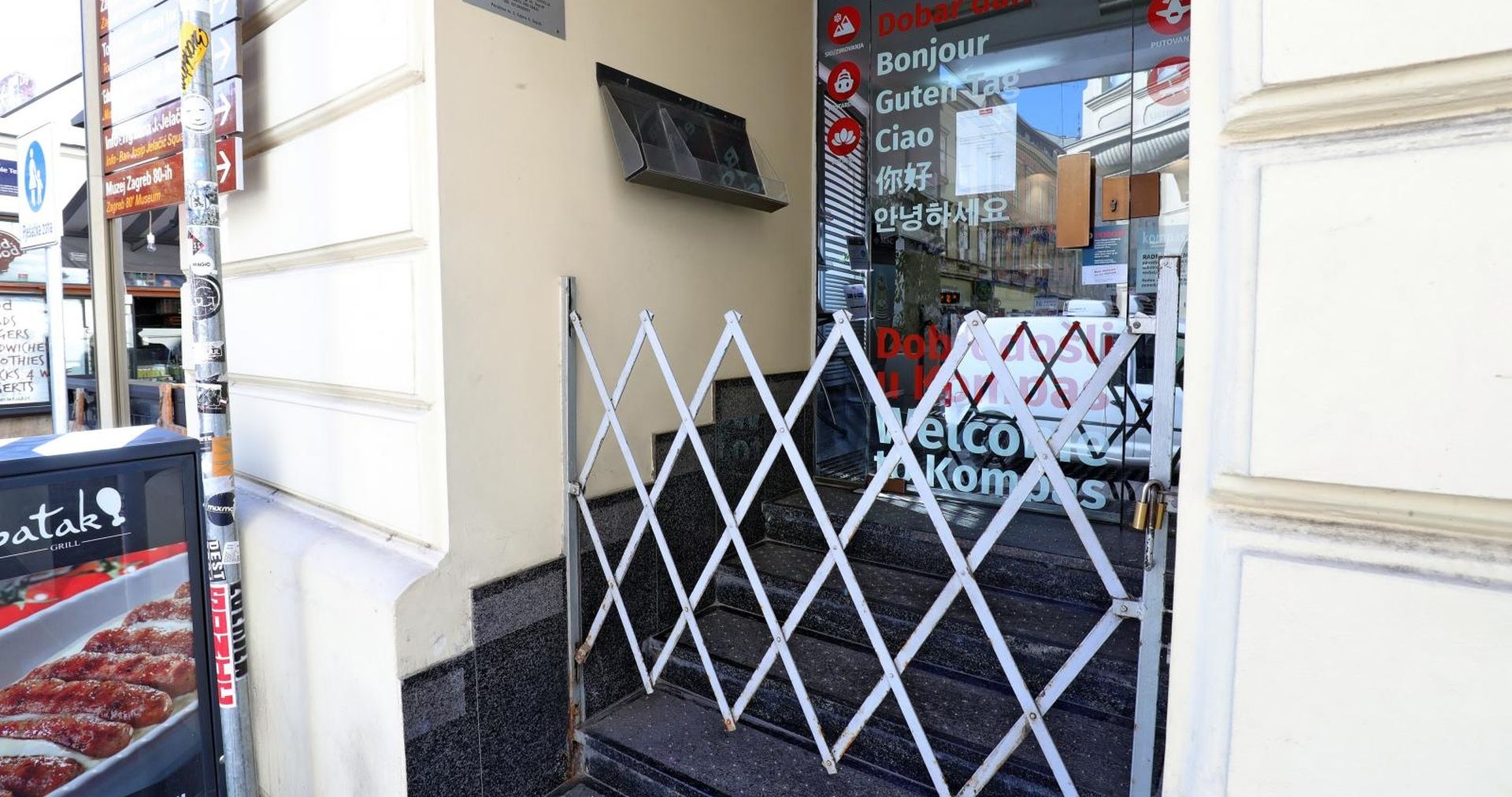 04.10.2018., Zagreb - Poslovnica turisticke agencije Kompas u Gajevoj 6 zatvorena je do daljnjega uz obrazlozenje koje navodi financijske poteskoce.  Photo: Sanjin Strukic/PIXSELL
