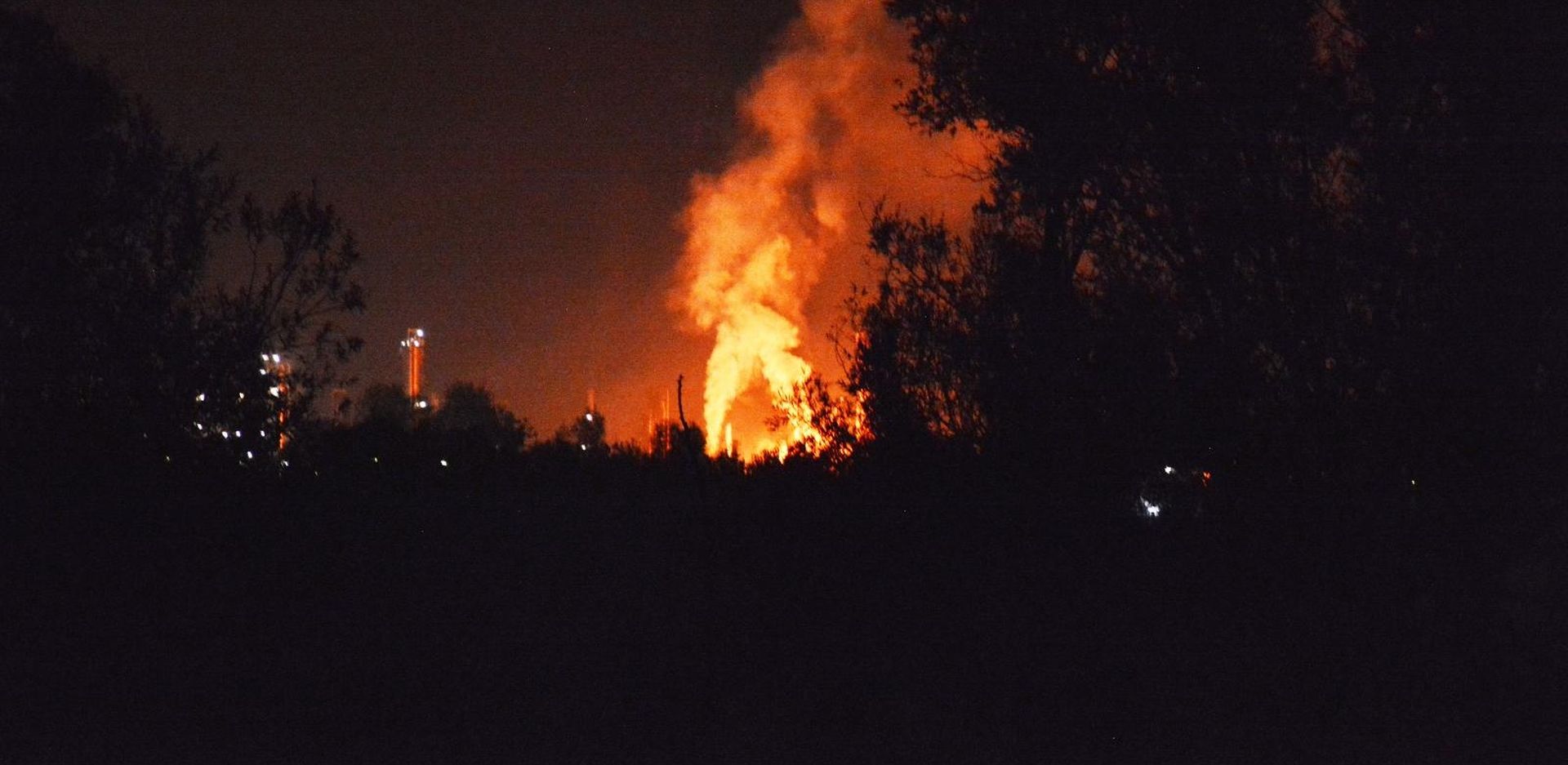 09.10.2018., Slavonski Brod - U rafineriji u Bosanskom brodu doslo je do velike eksplozije koja se osjetila i u Slavonskom Brodu. 
Photo: Ivica Galovic/PIXSELL