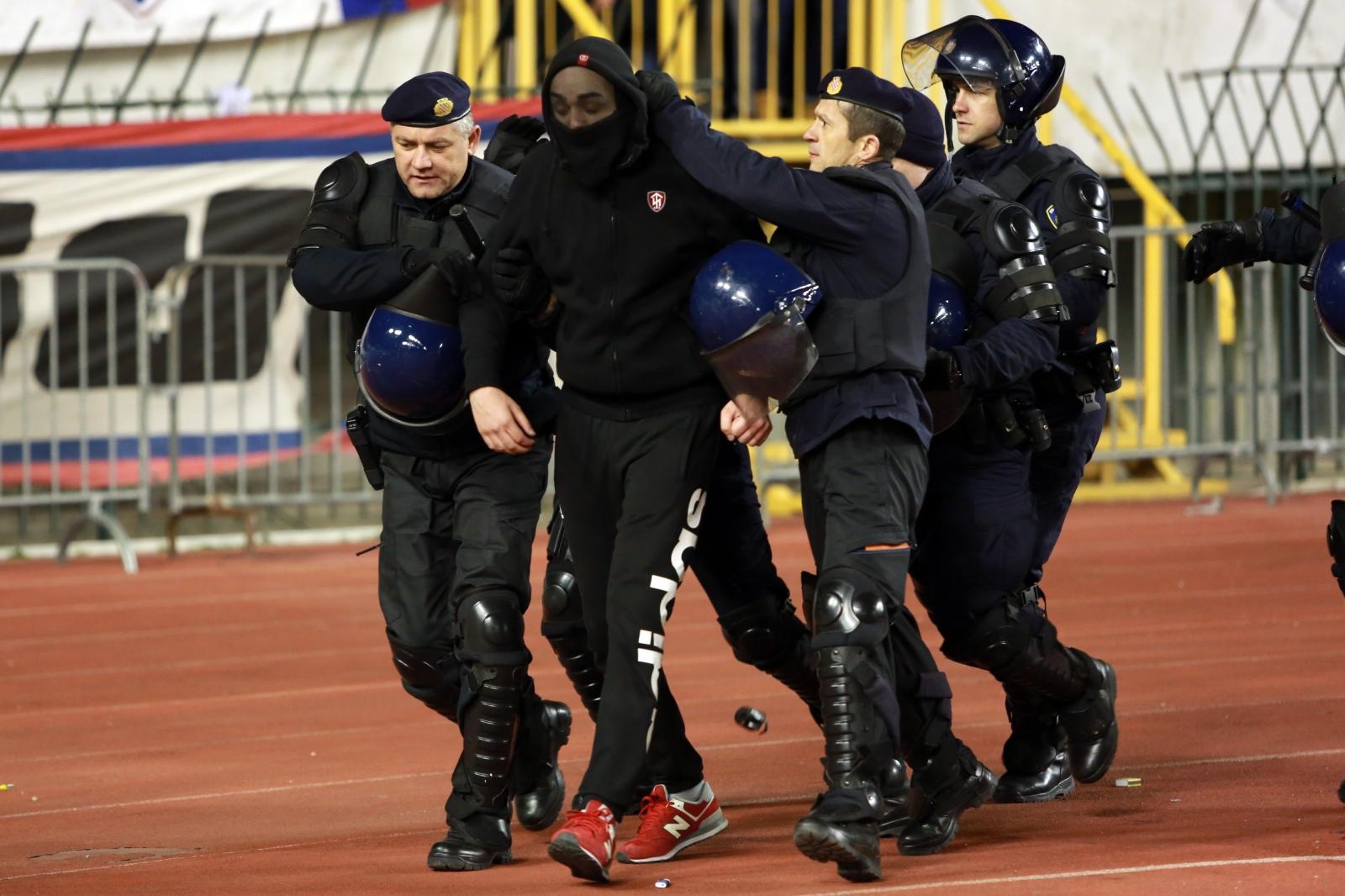11.03.2017., Split - Utakmica 24. Kola MAXtv Prve lige izmedju HNK Hajduk i HNK Rijeka. Maskirani huligan utrcao na teren sa sipkom u ruci.
Photo: Miranda Cikotic/PIXSELL