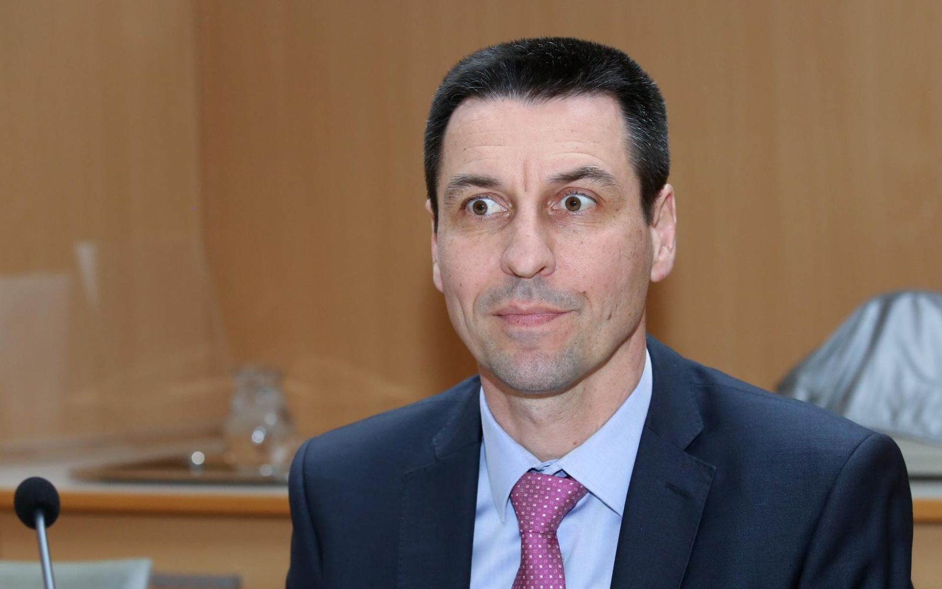 13.03.2018., Sibenik - Ladislav Ilcic, predsjednik stranke HRAST, savjetnik ministrice kulture Nine Obuljen Korzinek i veliki protivnik ratifikacije Istanbulske konvencije, u Gradskoj knjiznici Juraj Sizgoric odrzao je tribinu Istina o Istanbulskoj. 
Photo: Dusko Jaramaz/PIXSELL