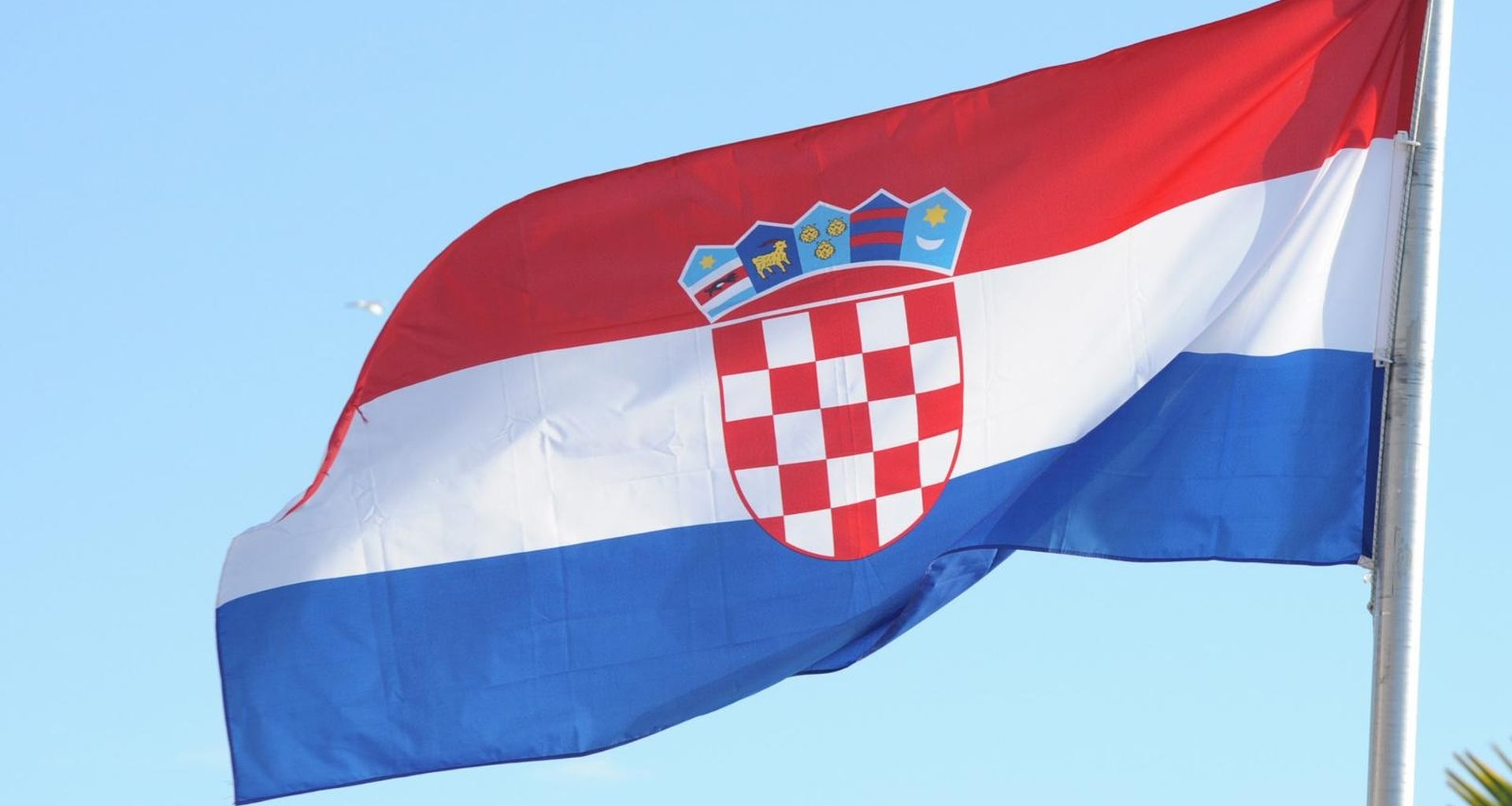 15.01.2015., Sibenik - Hrvatska zastava na jarbolu.
Photo: Hrvoje Jelavic/PIXSELL