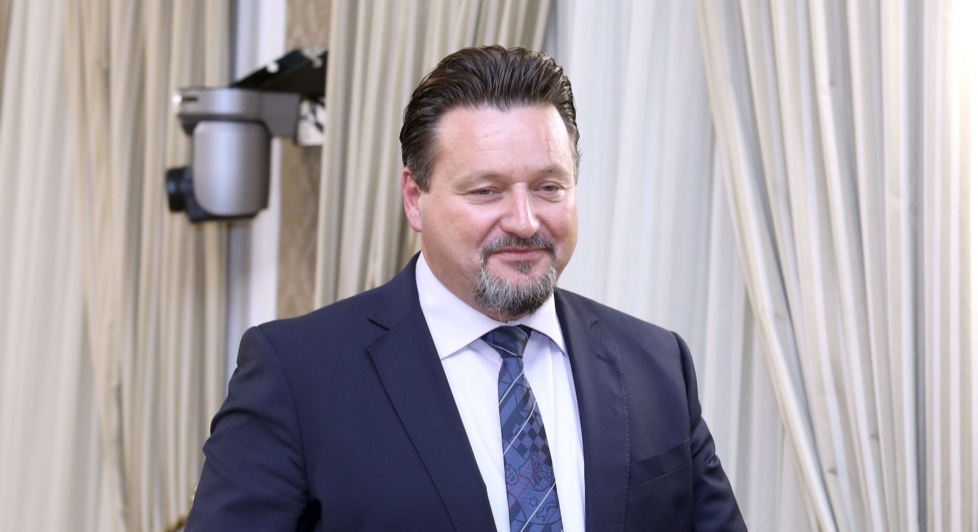 Zagreb: Vlada unatoč protivljenju sindikata ide u mirovinsku reformu 17.10.2018., Zagreb- Vlada RH je sa svoje 119. sjednice, unatoc protivljenju sindikata i najavi prosvjeda, u saborsku proceduru uputila prijedlog mirovinske reforme.
Lovro Kuscevic, 
Photo: Patrik Macek/PIXSELL