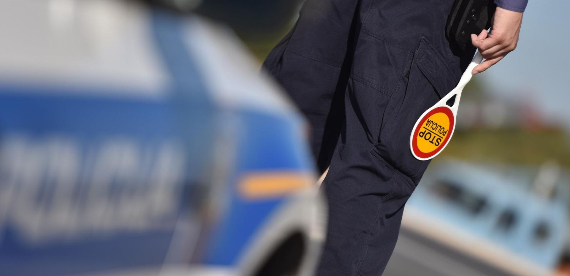 18.10.2017., Vodice - 
U 24-satnoj akciji mjerenja brzine policija na podrucju Sibensko-kninske zupanije kontrolira brzinu na svim prometnicama. Policajci su mjerili brzinu i na Vodickoj obilaznici na kojoj su u posljednje vrijeme ucestale prometne nesrece
Photo: Hrvoje Jelavic/PIXSELL