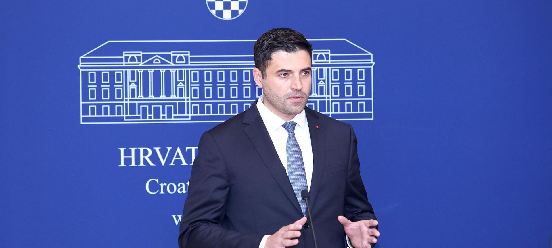 Zagreb: Davor Bernardić i Branko Grčić o rastu plaća 18.10.2018., Zagreb- U Saboru je odrzana konferencija za medije Kluba zastupnika SDP-a. O temi: "Prijedlog rasta placa" govorili su zastupnici Davor Bernardic i Branko Grcic.

Photo: Patrik Macek/PIXSELL