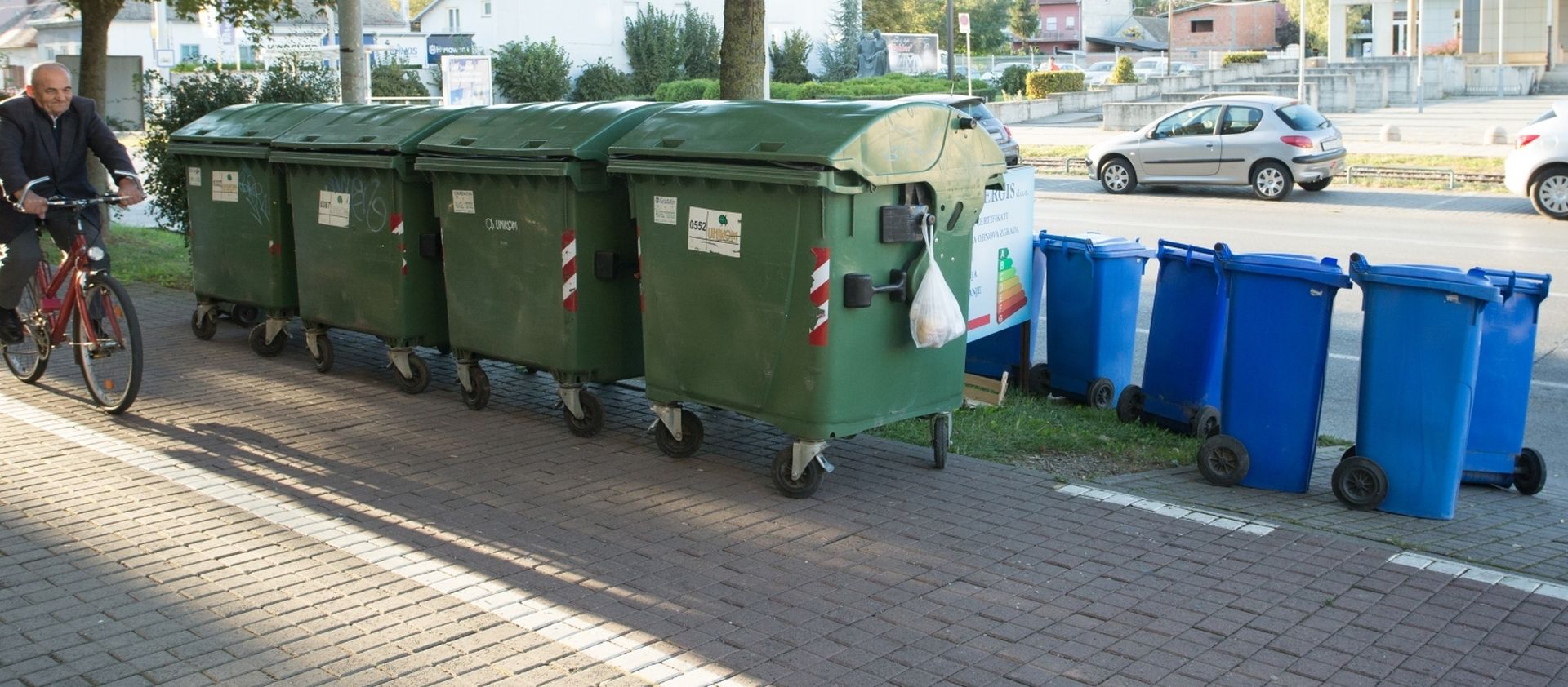 Kontejneri za odlaganje otpada 26.09.2018., Osijek - Kontejneri za odlaganje otpada
Photo: Dubravka Petric/PIXSELL