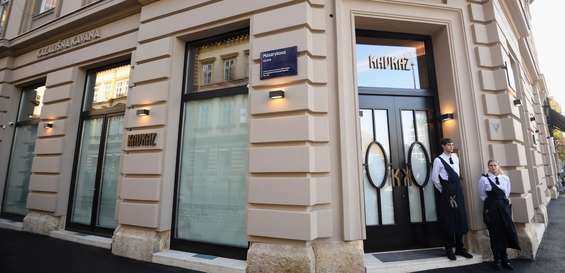 Zagreb: Novouređena kavana Kavkaz 29.10.2018., Zagreb - Kavana Kavkaz organizirala je za novinare prvu kavu te predstavila Tim kavane Kavkaz, arhitektice Mirta Mujacic Djakovic i Nika Fatovic, dizajneri Luka Kuharic, Pavao Kuharic i Bojan Matos, kostimografkinja Dzenisa Pecotic. 
Photo: Marko Lukunic/PIXSELL