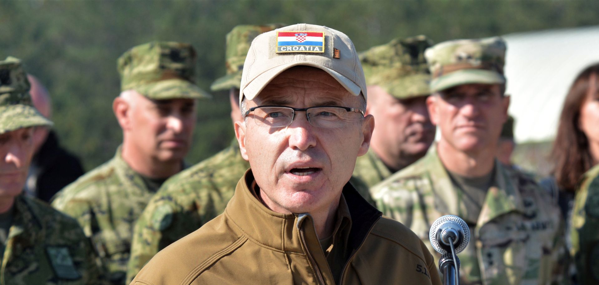 Udbina, 13.10.2018. - Vojnoj vjebi "Velebit 18 - zdruena snaga", u vojarni "Josip Joviæ" u Udbini, nazoèila æe predsjednica Republike i Vrhovna zapovjednica Oruanih snaga Republike Hrvatske Kolinda Grabar-Kitaroviæ. Na fotografiji Damir Krstièeviæ.
foto HINA/ Mladen VOLARIÆ/ ml
