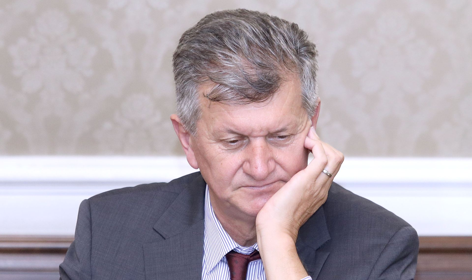 Zagreb: Vlada unatoč protivljenju sindikata ide u mirovinsku reformu 17.10.2018., Zagreb- Vlada RH je sa svoje 119. sjednice, unatoc protivljenju sindikata i najavi prosvjeda, u saborsku proceduru uputila prijedlog mirovinske reforme.
Milan Kujundzic, 
Photo: Patrik Macek/PIXSELL