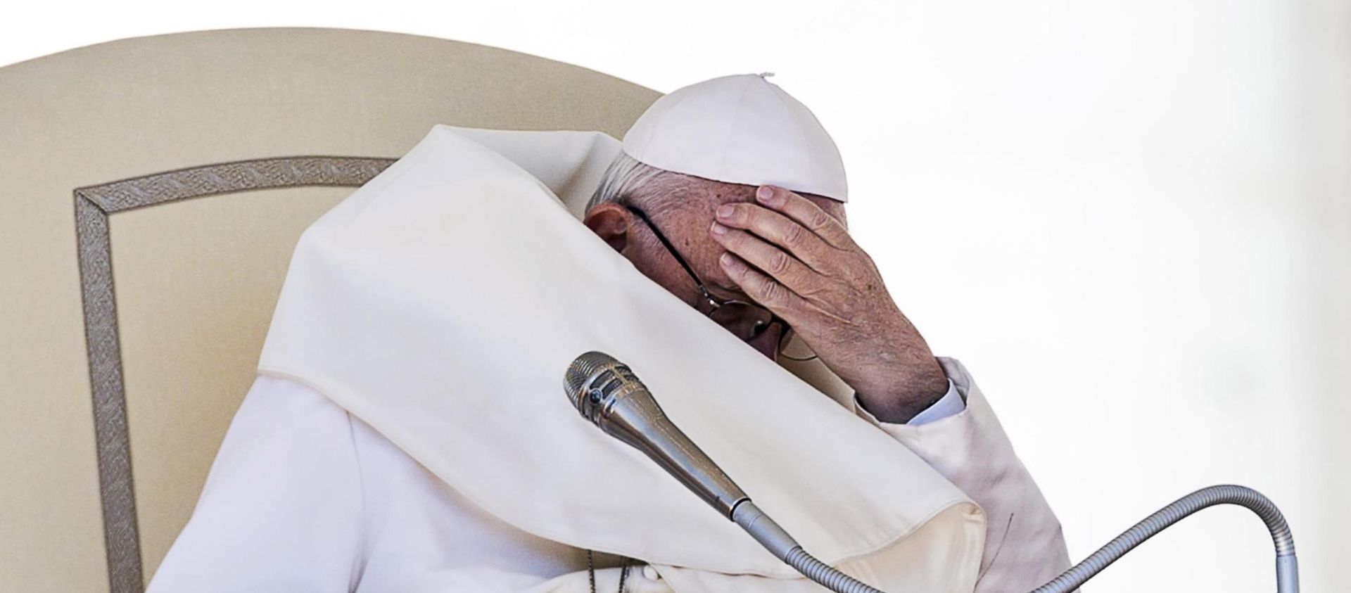 epa07047755 Pope Francis during the weekly general audience in Saint Peters Square, Vatican City, 26 September 2018.  EPA/ANGELO CARCONI