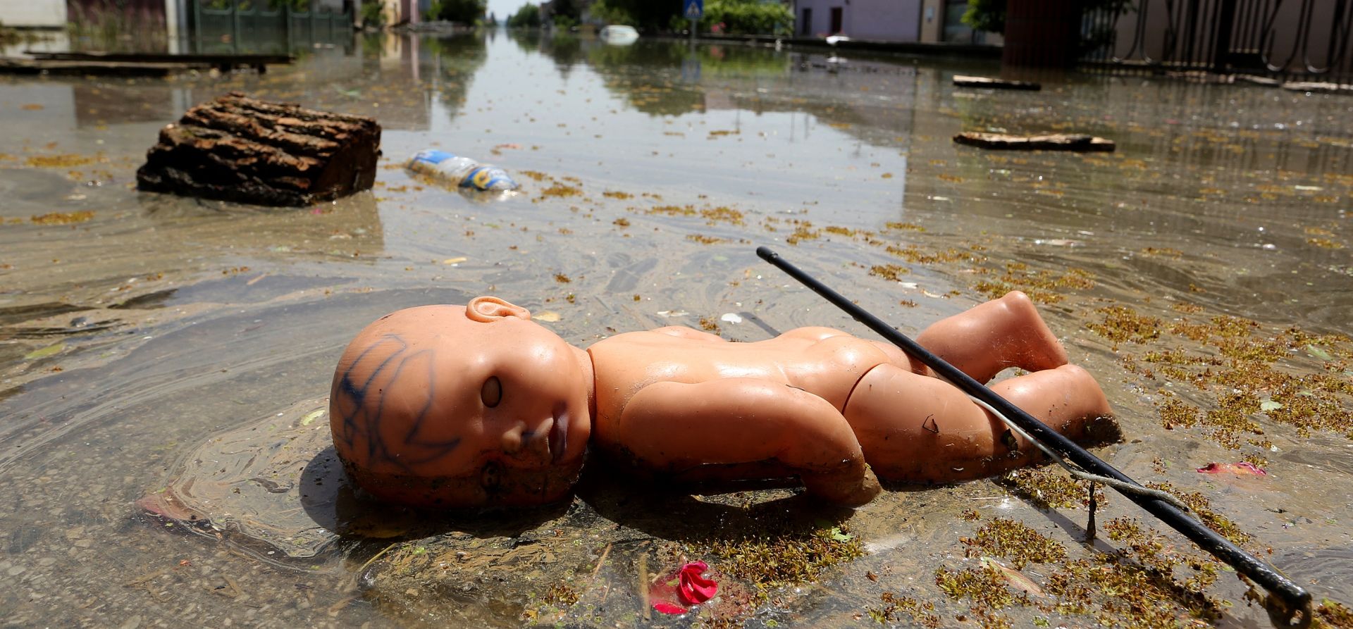 23.05.2014., Gunja - Obilazak opustosenog mjesta sest dana nakon poplave. 
Photo: Marko Mrkonjic/PIXSELL
