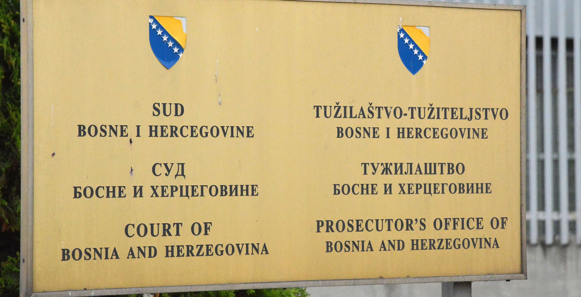 15.06.2018., Sarajevo, BiH - Nakon sto je jucer u Medjugorju priveden, Zdravko Mamic se u 10 sati pojavio na zakazanom rocistu pred Sudom BiH gdje se odrzalo saslušanje o izrucenju koje je zatrazila Republika Hrvatska. Dinamov savjetnik usprotivio se izrucenju Hrvatskoj, a iza podneva je pusten na slobodu. 

Photo: Ivica Galovic/PIXSELL