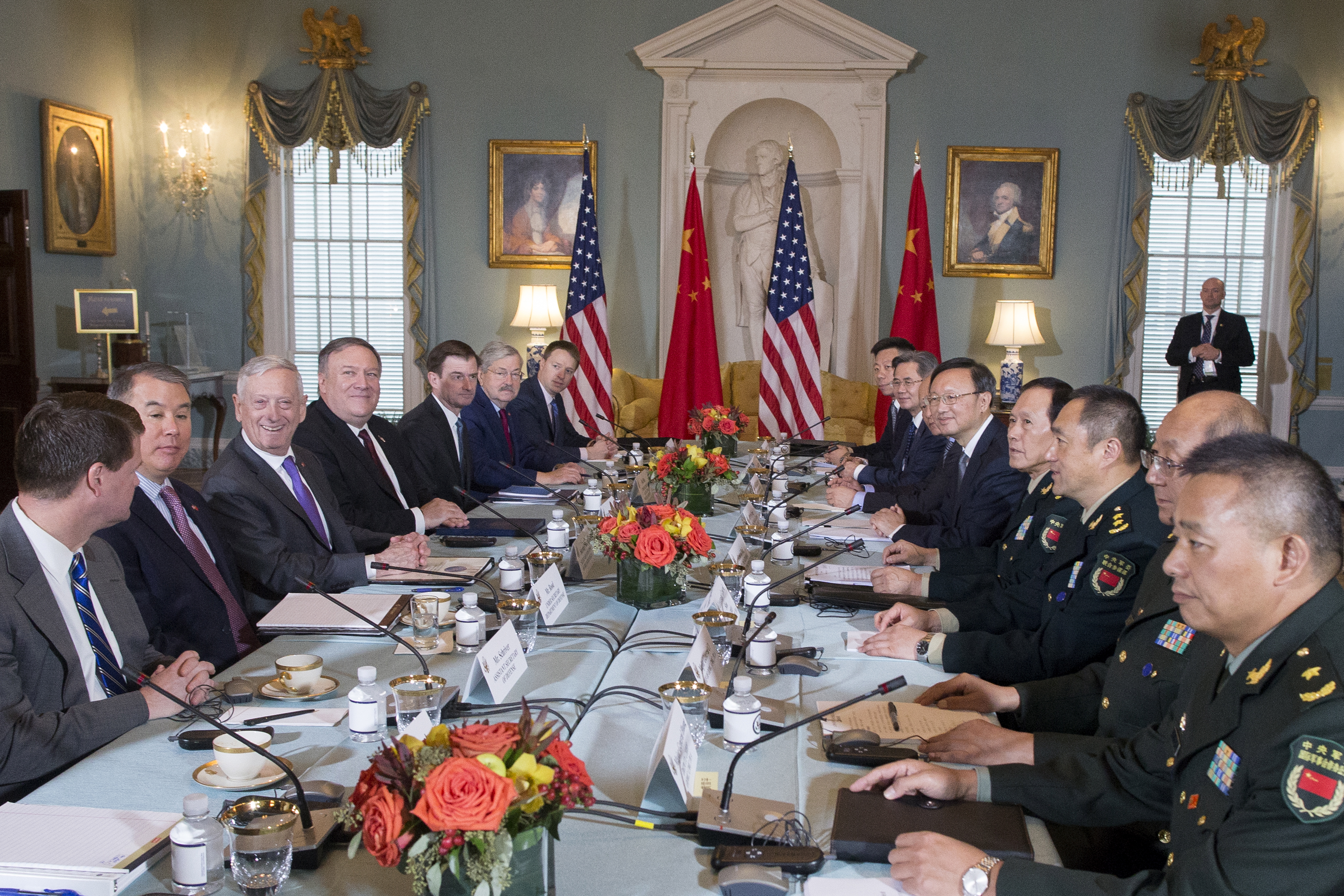 epa07153773 US Secretary of State Mike Pompeo (4-L), US Secretary of Defense James Mattis (3-L), Chinese Politburo Member Yang Jiechi (R, 3rd from Back) and Chinese State Councilor and Defense Minister General Wei Fenghe (C-R), participate in the US-China Diplomatic and Security Dialogue, at the State Department in Washington, DC, USA, 09 November 2018.  EPA/MICHAEL REYNOLDS