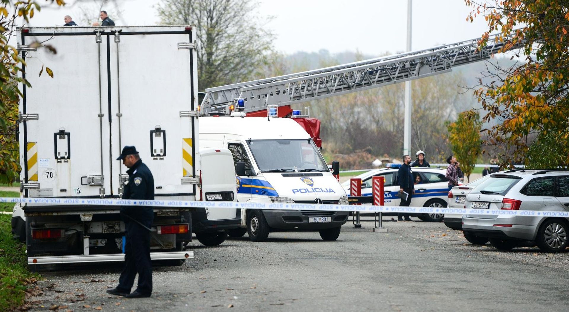 03.11.2018., Zagreb - Policija u Trnovcici zaustavila kamion i zaplijenila sumnjive pakete. Photo: Josip Regovic/PIXSELL