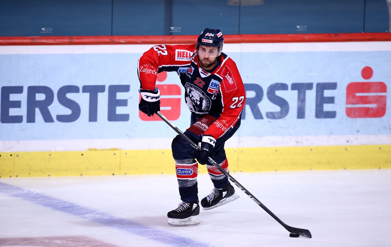 Zagreb: Medveščak u Domu sportova ugostio Red Bull Salzburg 03.11.2018., Dom sportova, Zagreb - EBEL liga, 16. kolo, KHL Medvescak - EC Red Bull Salzburg. Yann Sauve Photo: Igor Soban/PIXSELL