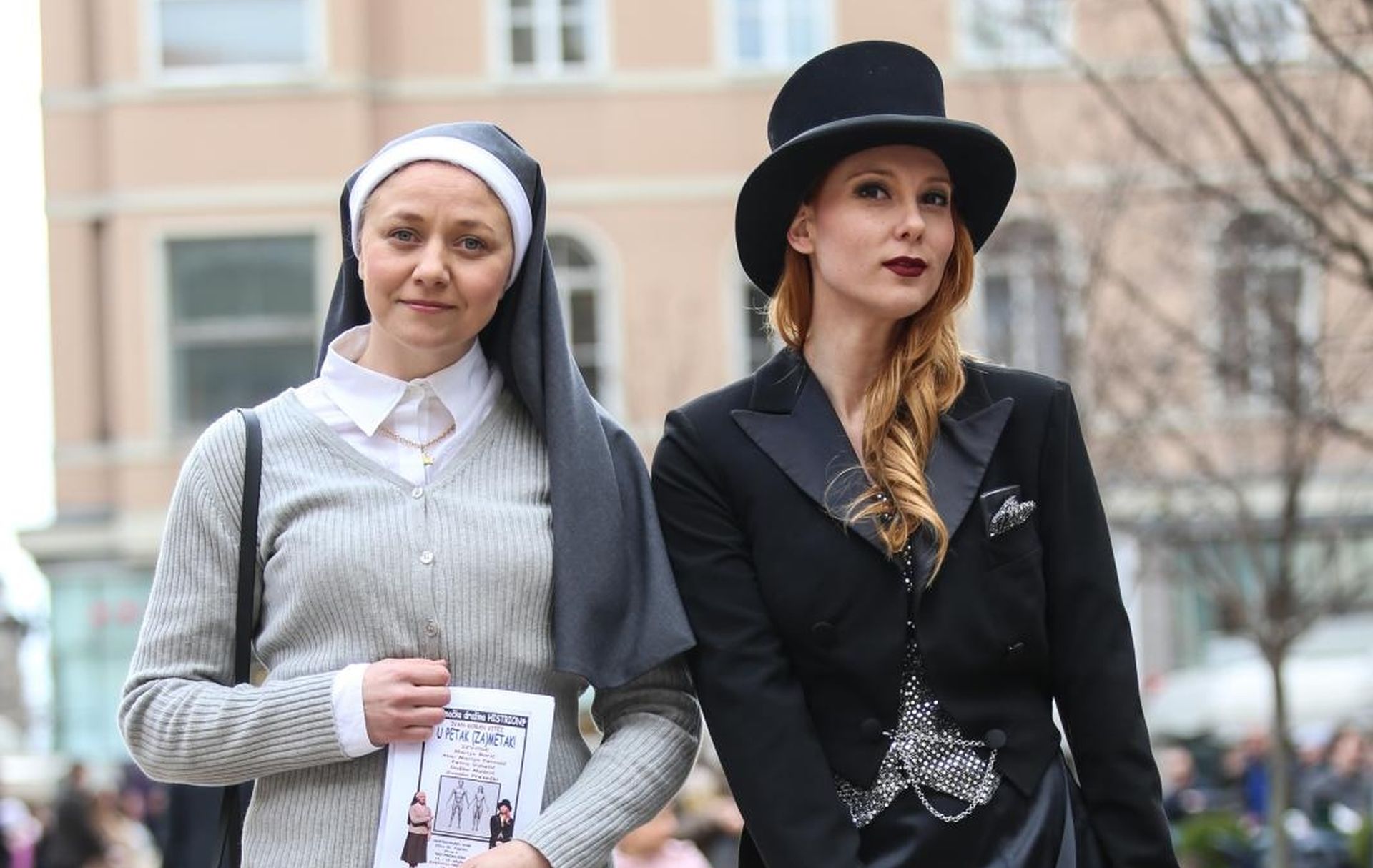 11.03.2017., Zagreb - Marija Boric i Ana Marija Percaic setaju gradom i djele letke za predstavu U petak (za)metak.  Photo: Igor Soban/PIXSELL