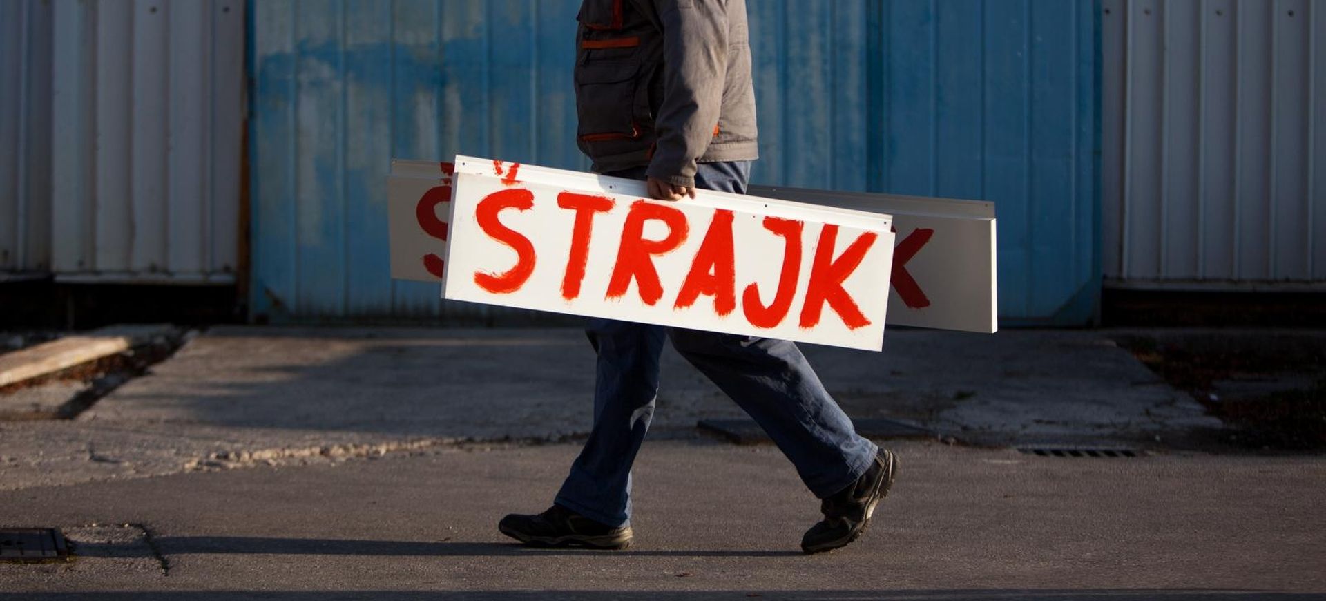 18.03.2015., Matulji - Radnici tvornice industrijske i brodske opreme TIBO 3. maj idu u strajk. Traze isplatu tri zaostale place, a sumnjaju u nestanak novca za pokrenutu privatizaciju.
Photo: Nel Pavletic/PIXSELL