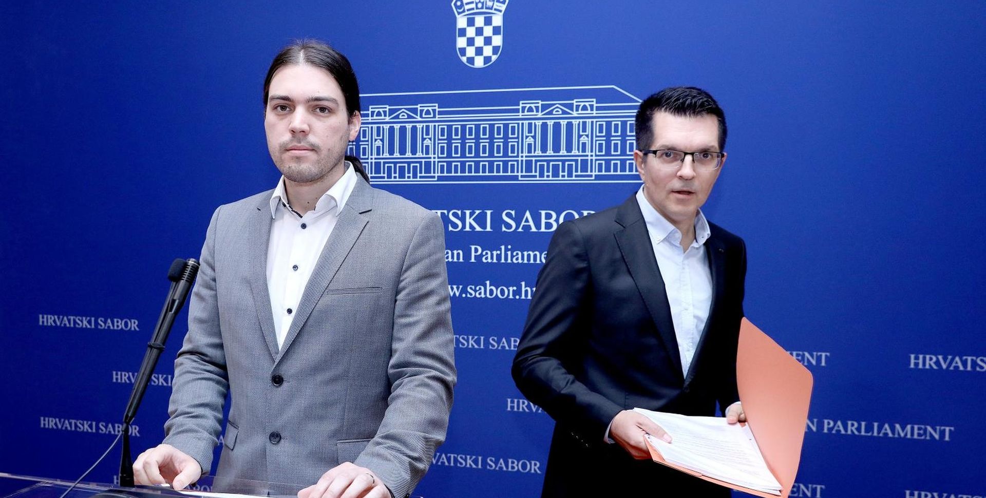 Zagreb: Živi zid o mirovinskoj reformi 18.10.2018., Zagreb- U Saboru je odrzana konferencija za medije Kluba zastupnika Zivog zida. O mirovinskoj reformi govorili su zastupnici Ivan Vilibor Sincic i Branimir Bunjac.
Photo: Patrik Macek/PIXSELL