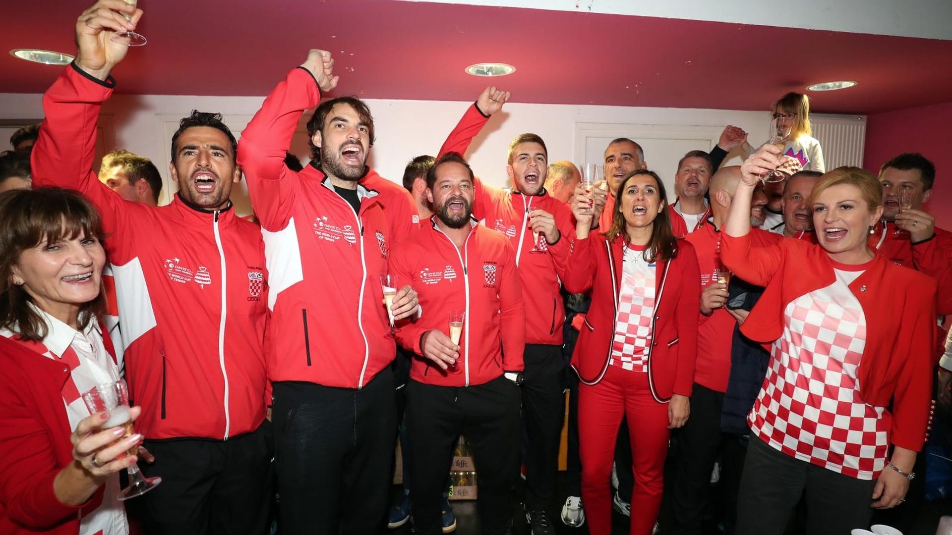 Zagreb: Tenisači osvajanje Davis cupa proslavili s Hrvatskom udugom Lille 25.11.2018., Francuska, Lille - Nakon osvojenog Davis cup-a igraci su pobjedu proslavili u drustvenom dom u Lillu - Le Centre social Albert Jacquard gdje su im domacini bili predstavnici Hrvatske udruge Lille. Ivan Dodig, Zeljko Krajan, Borna Coric, Nikolina Babic, Kolinda Grabar-Kitarovic  Photo: Sanjin Strukic/PIXSELL