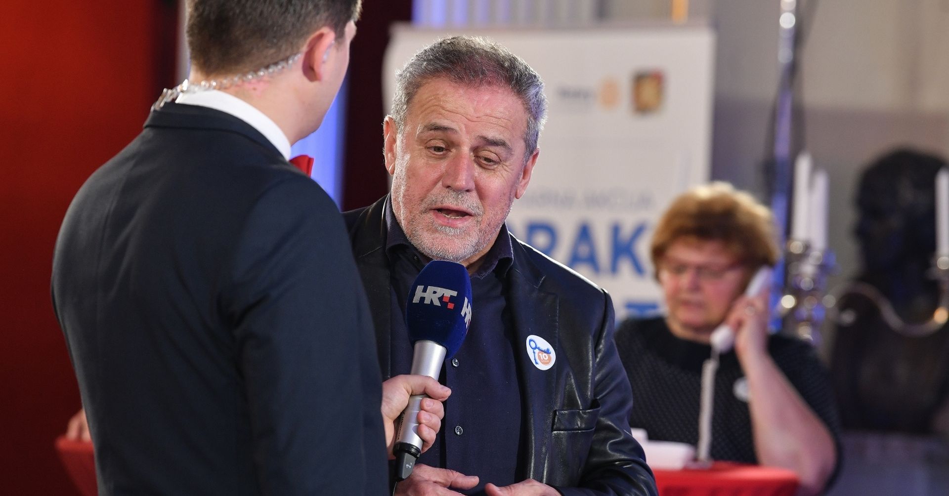 Zagreb: Poznati u call centru primali pozive građana 25.11.2018., Zagreb - U hrvatskom narodnom kazalistu odrzan je humanitarni koncert "Korak u zivot" na kojemu su prikupljena sredstva za stipendiranje djece bez odgovarajuce roditeljske skrbi. Humanitarnu akciju organizirao je Rotary Club Zagreb Kaptol. Milan Bandic. 
Photo: Sandra Simunovic/PIXSELL