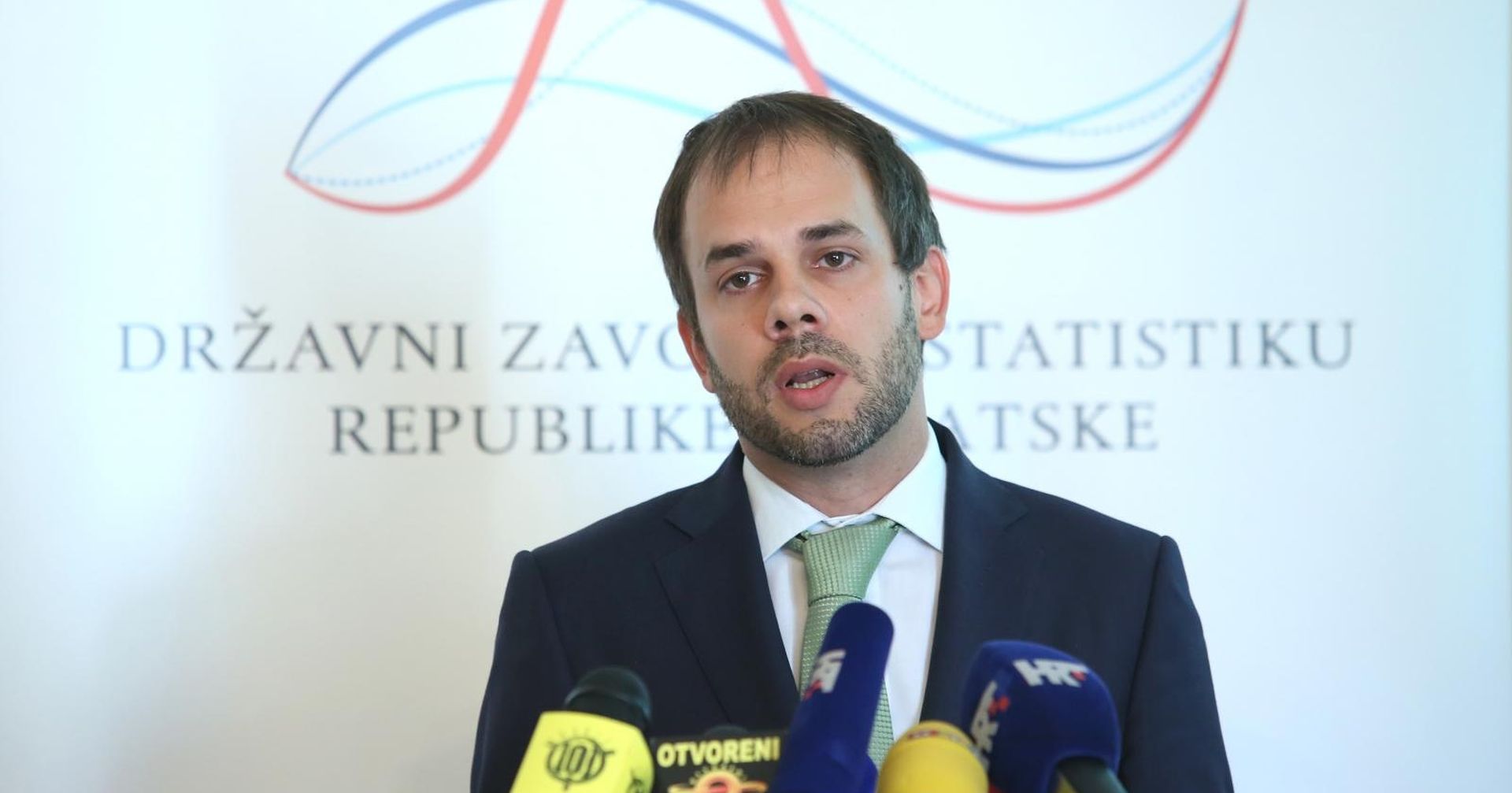 28.08.2015., Drzavni zavod za statistiku, Zagreb - Objava prve procjene tromjesecnog obracuna BDP-a za drugo tromjesecje 2015. Navedene podatke sluzbeno je predstavio ravnatelj Drzavnog zavoda za statistiku Marko Kristof. 
Photo: Sanjin Strukic/PIXSELL