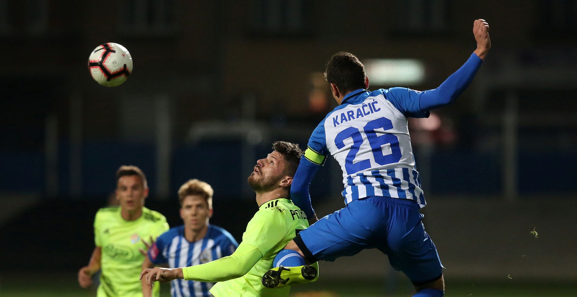 Zagreb, 11.11.2018 - Utakmica 14. kola Prve HNL Lokomotiva - Dinamo, stadion u Kranjèevièevoj. Na fotografiji Nikola Moro, Fran Karaèiæ.
foto HINA / Denis CERIÆ /dc