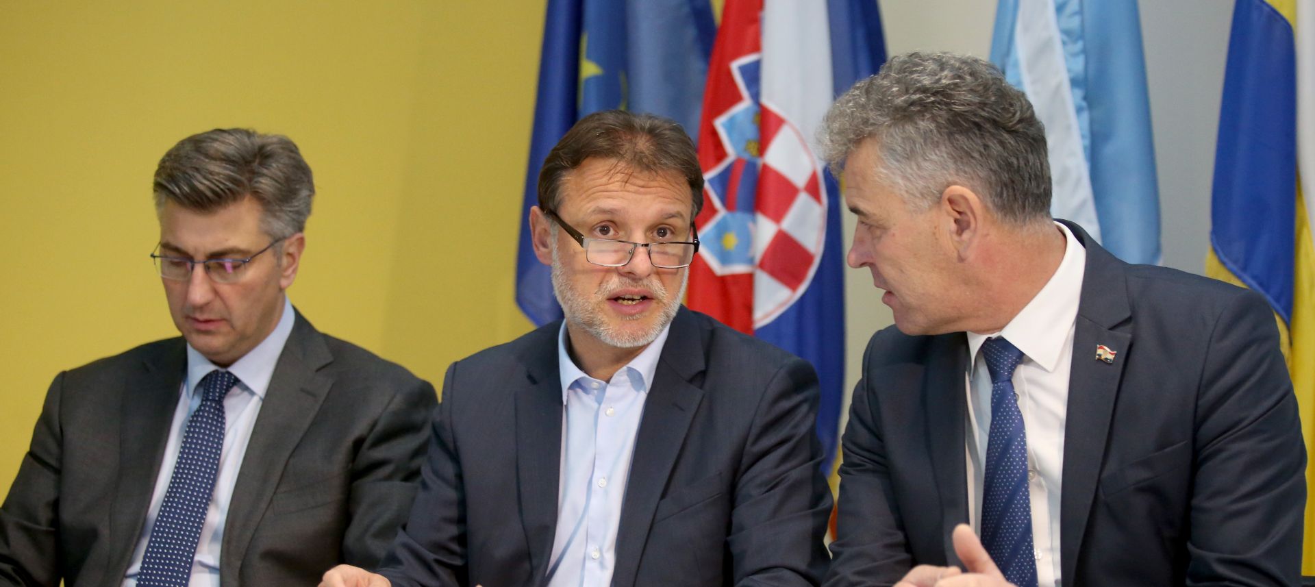 Radni stastanak HDZ-a na Kukuljanovu na kojem je sudjelovao i Andrej Plenković 20.11.2018., Kukuljanovo - Radni stastanak HDZ-a na Kukuljanovu kojem je prisustvovao i premijer Andrej Plenkovic. Godran Jandrokovic; Tomislav Klaric Photo: Nel Pavletic/PIXSELL