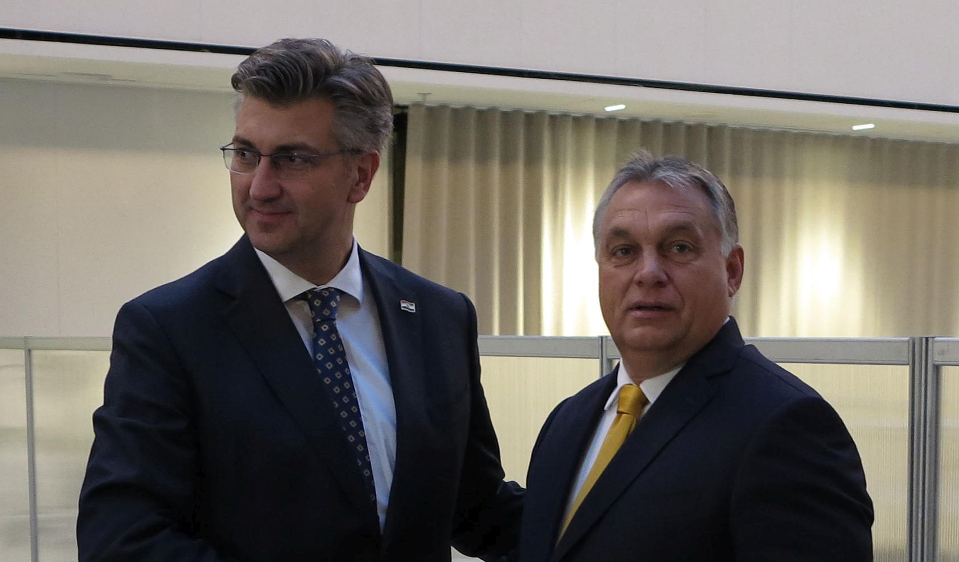 Helsinki, 07.11.2018 -  Premijer Andrej Plenkoviæ s finskim premijerom Juhom Sipilom nakon razgovora u njegovoj rezidenciji, te s maðarskim premijerom Viktorom Orbanom na marginama kongresa Europske puèke stranke. Na slici Gordan Jandrokoviæ, Andrej Plenkoviæ i Viktor Orban.
foto HINA/ Slavko VUKADIN/ ik
