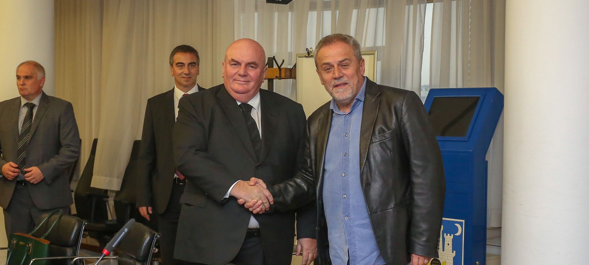 Zagreb: Gradonačelnik Bandić primio predsjednika Skupštine grada Jagodine 02.11.2018., Zagreb - Gradonacelnik Grada Zagreba Milan Bandic, sa suradnicima, primio predsjednika Skupstine grada Jagodine Dragana Markovica Palmu.
Photo: Matija Habljak/PIXSELL