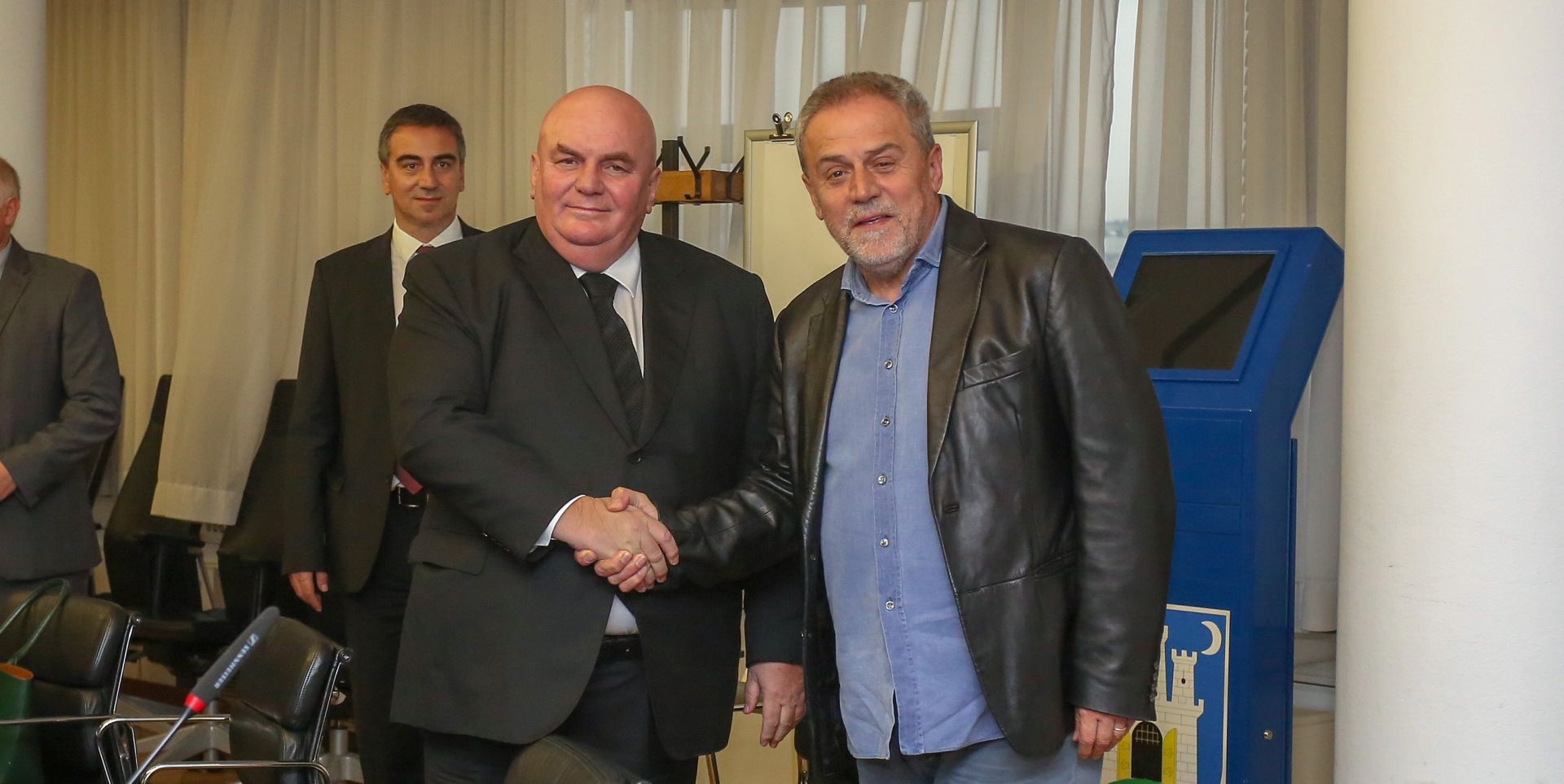 Zagreb: Gradonačelnik Bandić primio predsjednika Skupštine grada Jagodine 02.11.2018., Zagreb - Gradonacelnik Grada Zagreba Milan Bandic, sa suradnicima, primio predsjednika Skupstine grada Jagodine Dragana Markovica Palmu.
Photo: Matija Habljak/PIXSELL