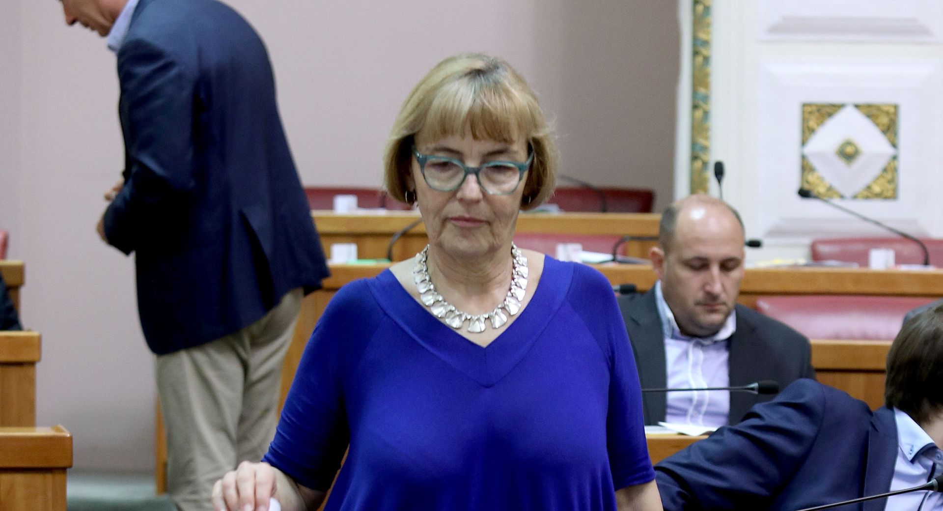 Zagreb: Modni odabir Vesne Pusić za današnju sjednicu Sabora 06.07.2018., Zagreb- Sabor RH je 8. sjednicu nastavio glasovanjem o raspravljenim tockama dnevnog reda. Vesna Pusic na sjednicu je stigla u plavoj haljini. Photo: Patrik Macek/PIXSELL