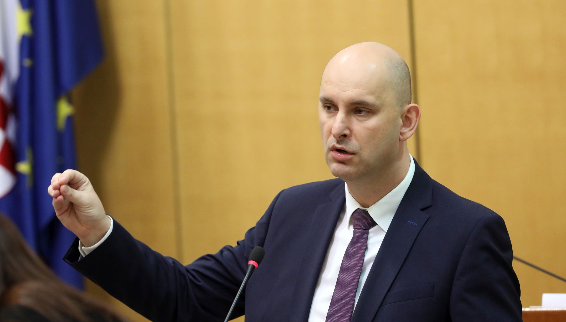Zagreb, 22.11.2018 - Meðuparlamentarna konferencija "Uloga parlamenata u oblikovanju buduænosti hrane i poljoprivrede" u Hrvatskom saboru. Na slici potpredsjednik Vlade Tomislav Toluiæ.
foto HINA/ POOL/ Damir SENÈAR/ ds