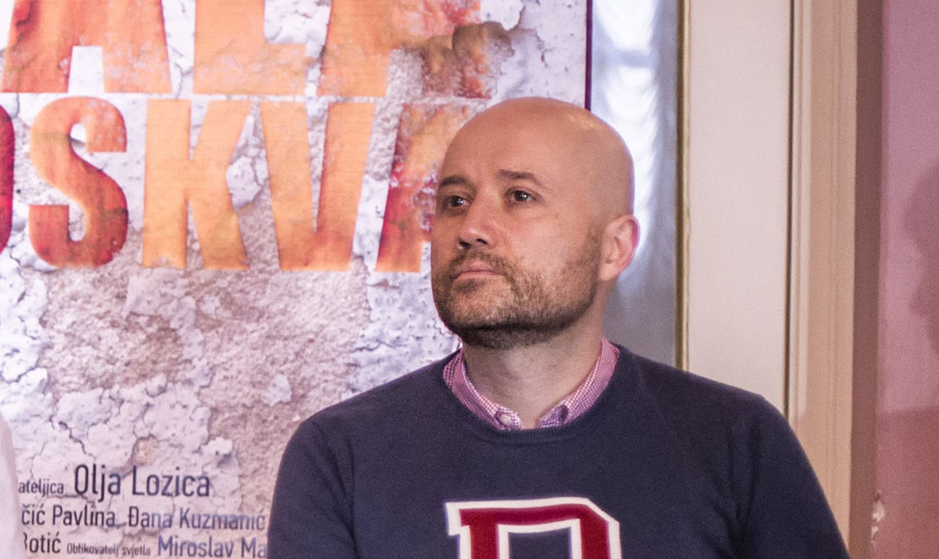 Split, 31.10.2018. - U kavani Hrvatskog narodnog kazališta Split održana je medijska konferencija u povodu predstojeće praizvedbe drame Mala Moskva u zajedničkoj produkciji HNK Split i Kazališta Playdrama. Na fotografiji umjetnički ravnatelj Kazališta Playdrama Matko Botić, ravnatelj splitskog HNK Goran Golovko, redateljica Olja Lozica i autor teksta Tomislav Zajec.
foto HINA/ Miroslav LELAS/ lm